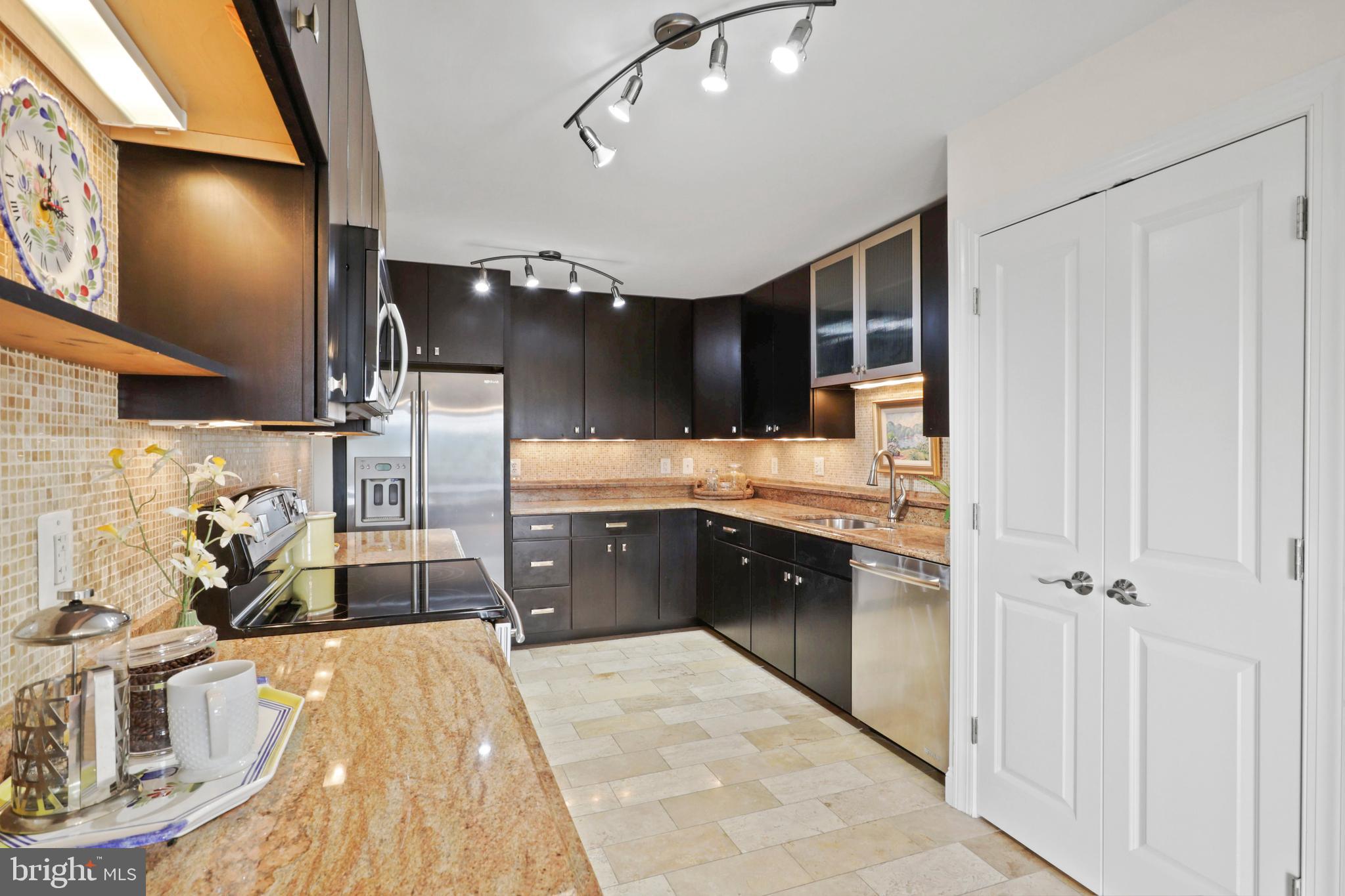 1250 S Washington STREET Unit: 408