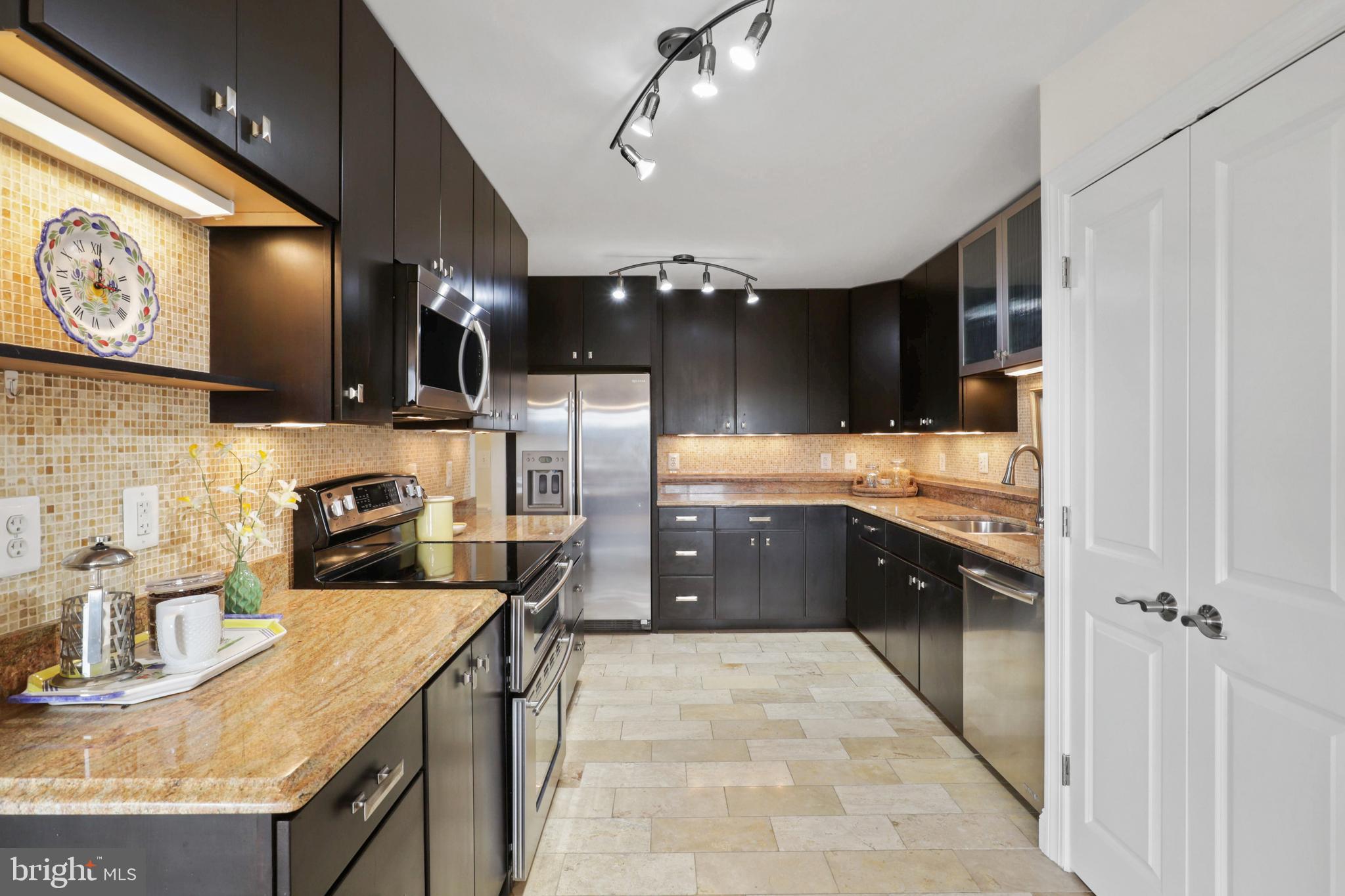 1250 S Washington STREET Unit: 408