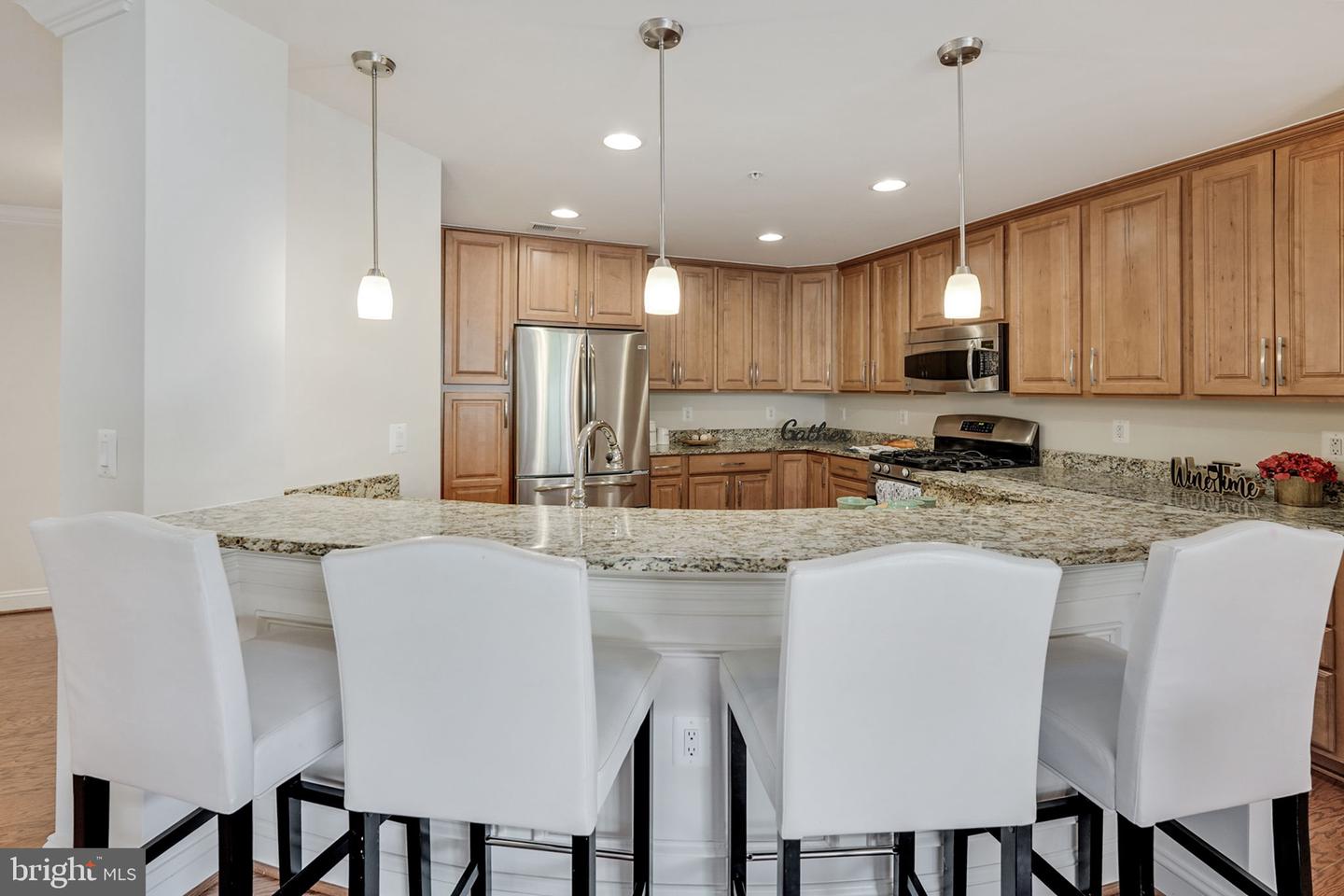 320 S West STREET Unit: 304