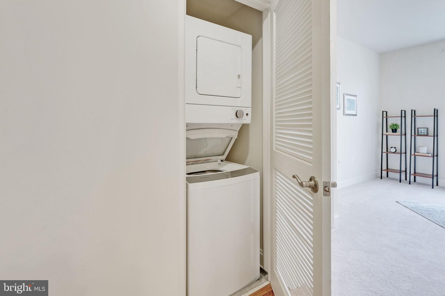 320 S West STREET Unit: 304