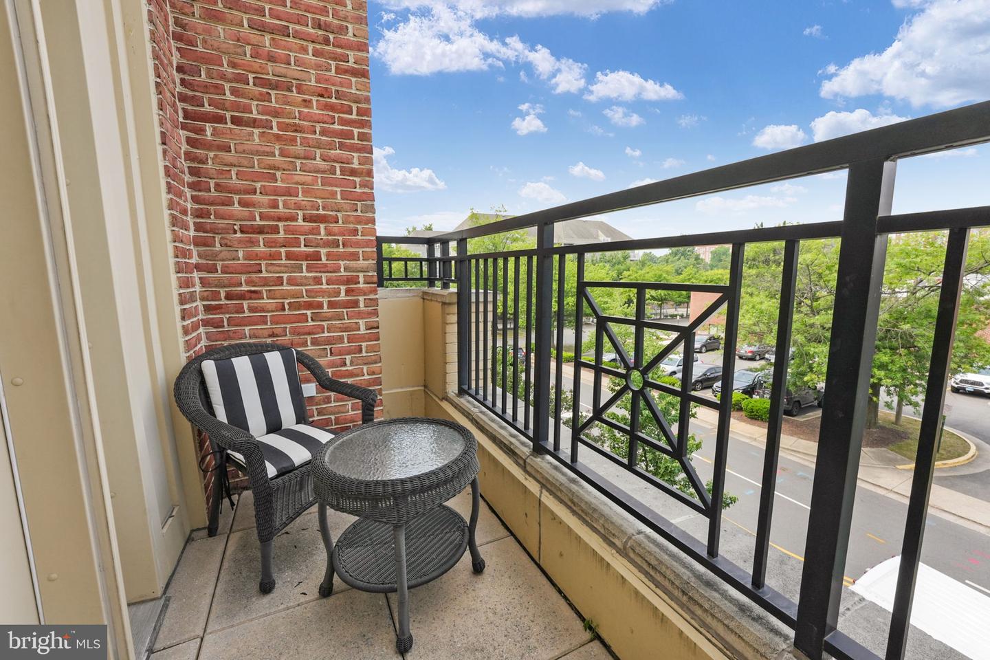 320 S West STREET Unit: 304