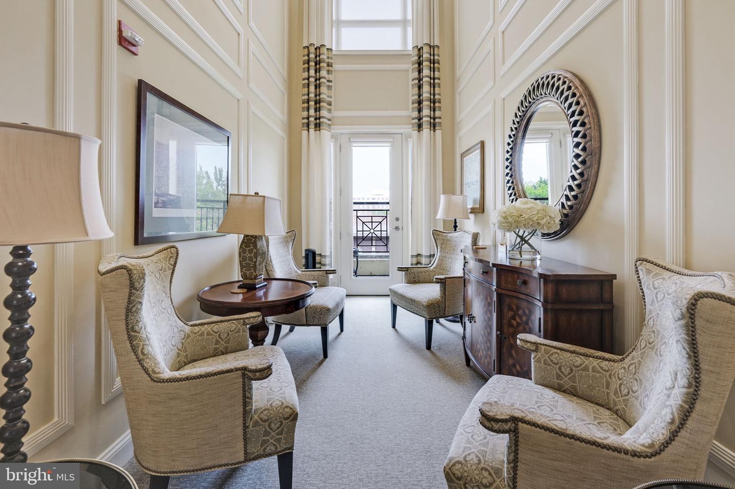 320 S West STREET Unit: 304