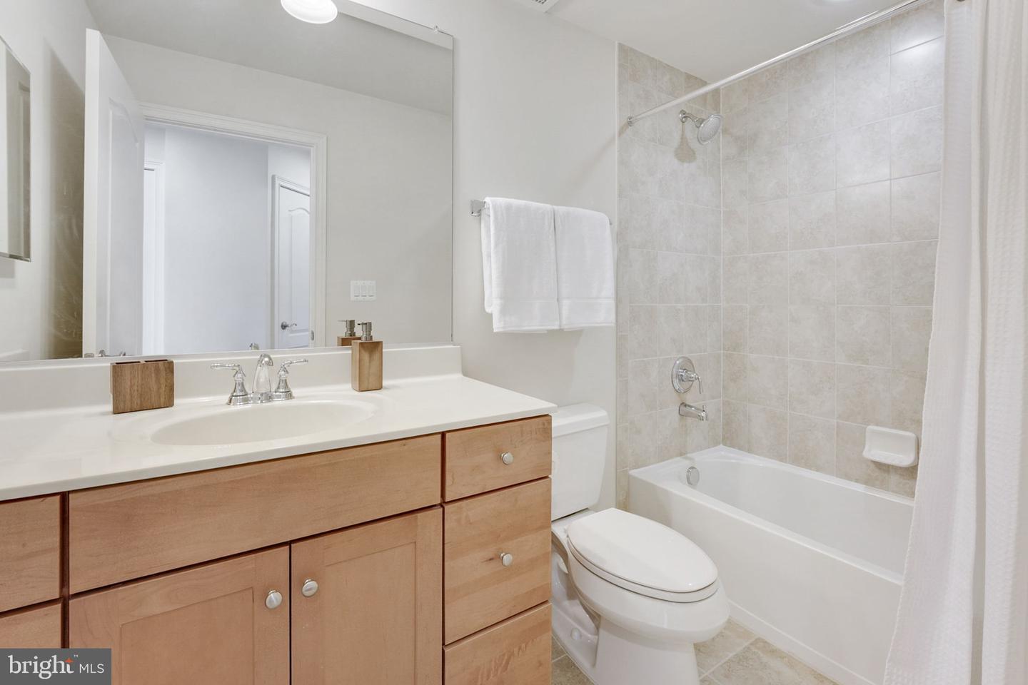 320 S West STREET Unit: 304