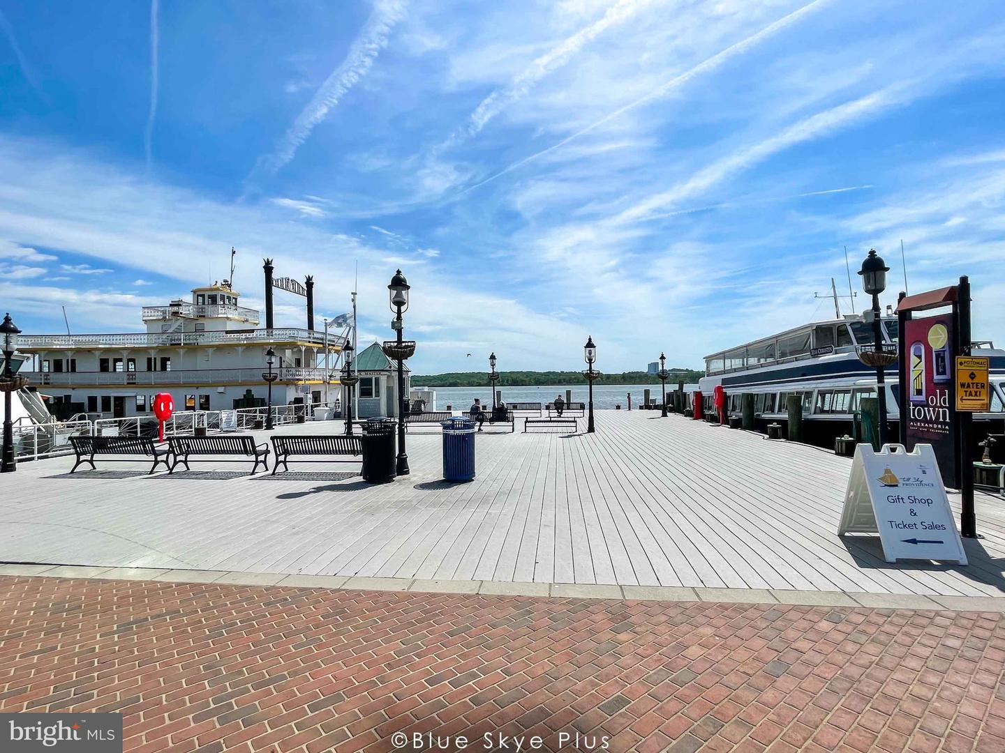 320 S West STREET Unit: 304