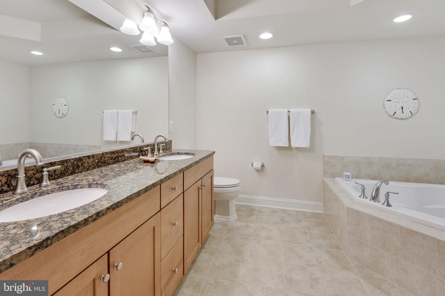 320 S West STREET Unit: 304