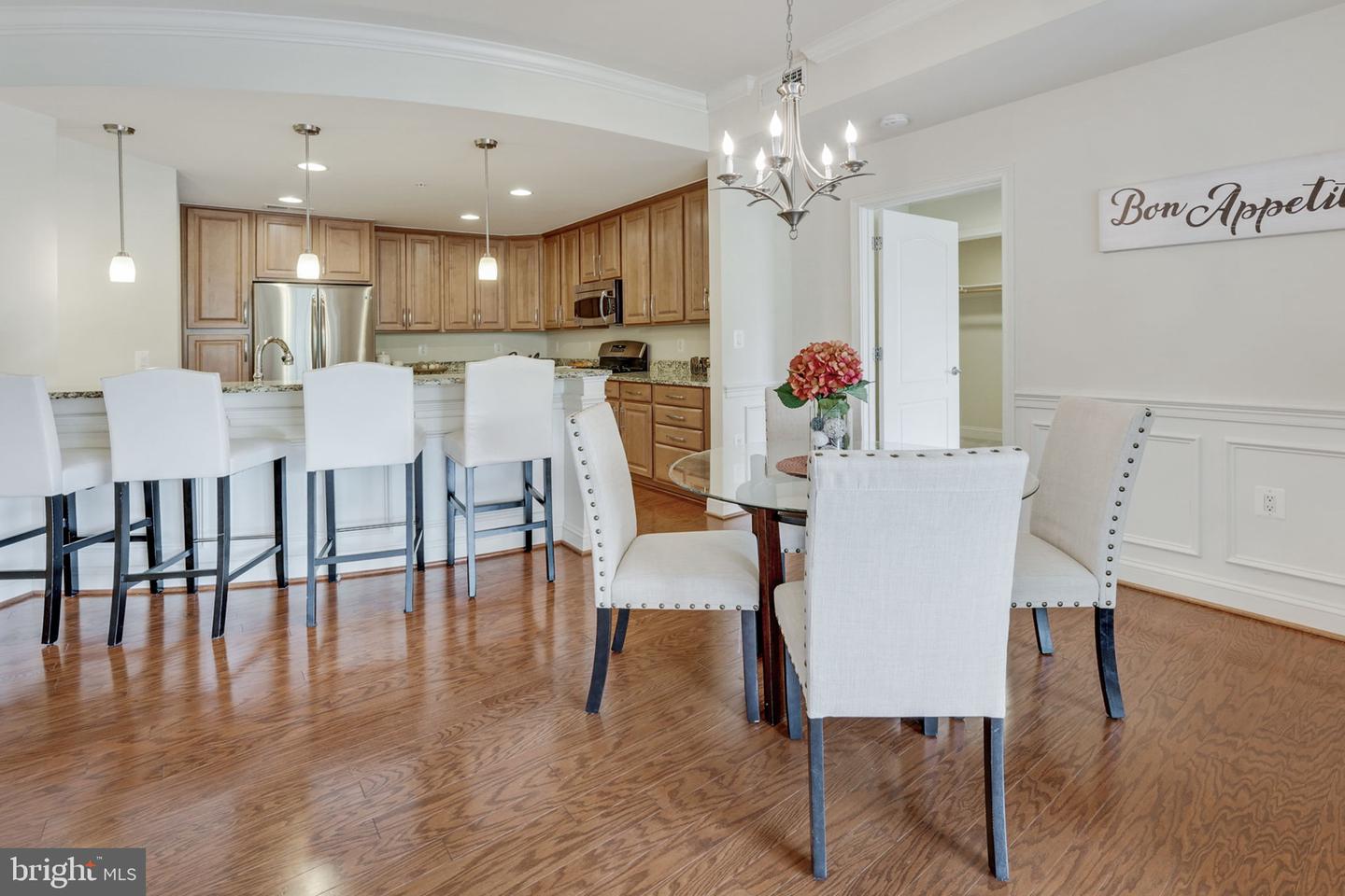 320 S West STREET Unit: 304