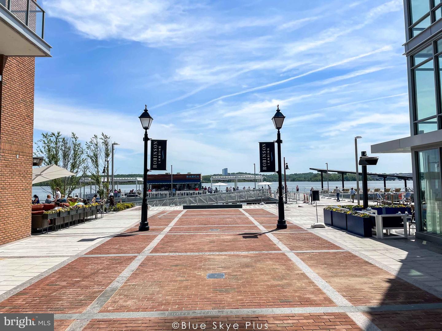 320 S West STREET Unit: 304