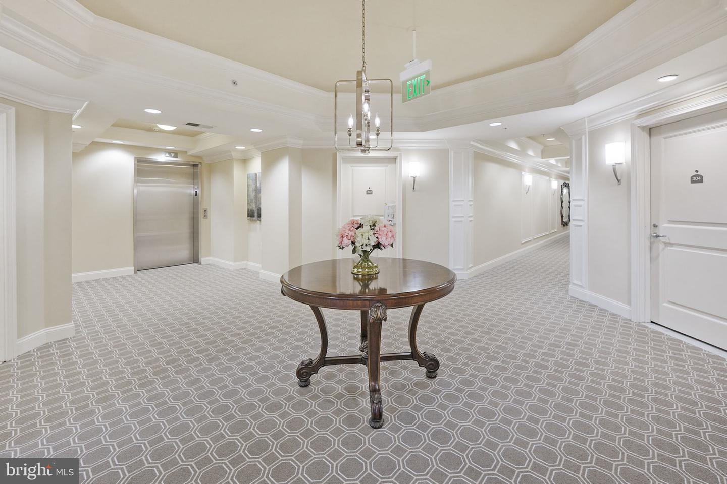 320 S West STREET Unit: 304
