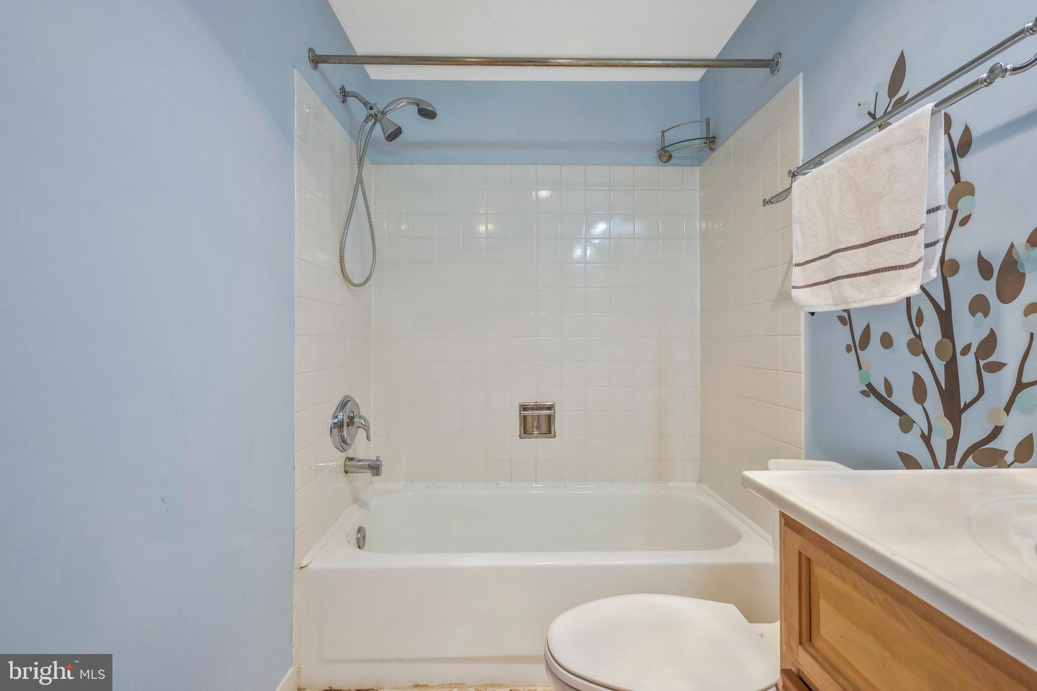 301 S Reynolds STREET Unit: 404