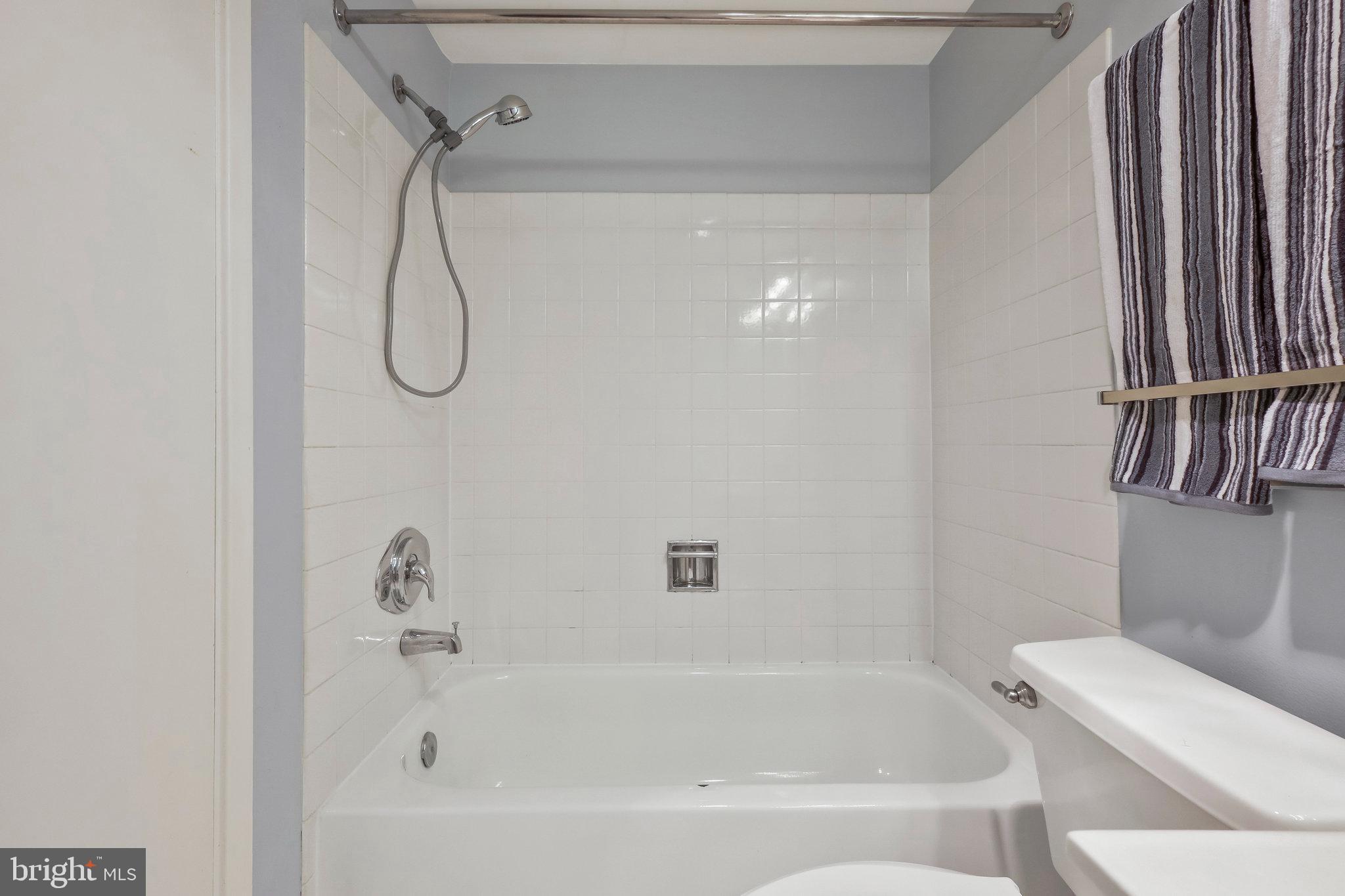 301 S Reynolds STREET Unit: 404
