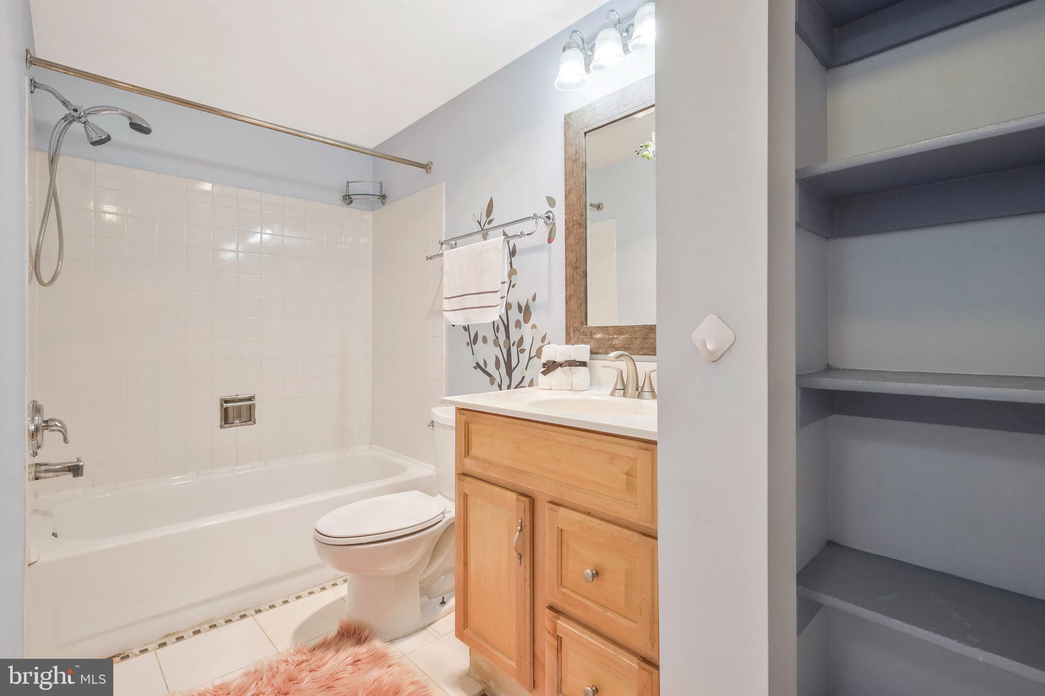 301 S Reynolds STREET Unit: 404