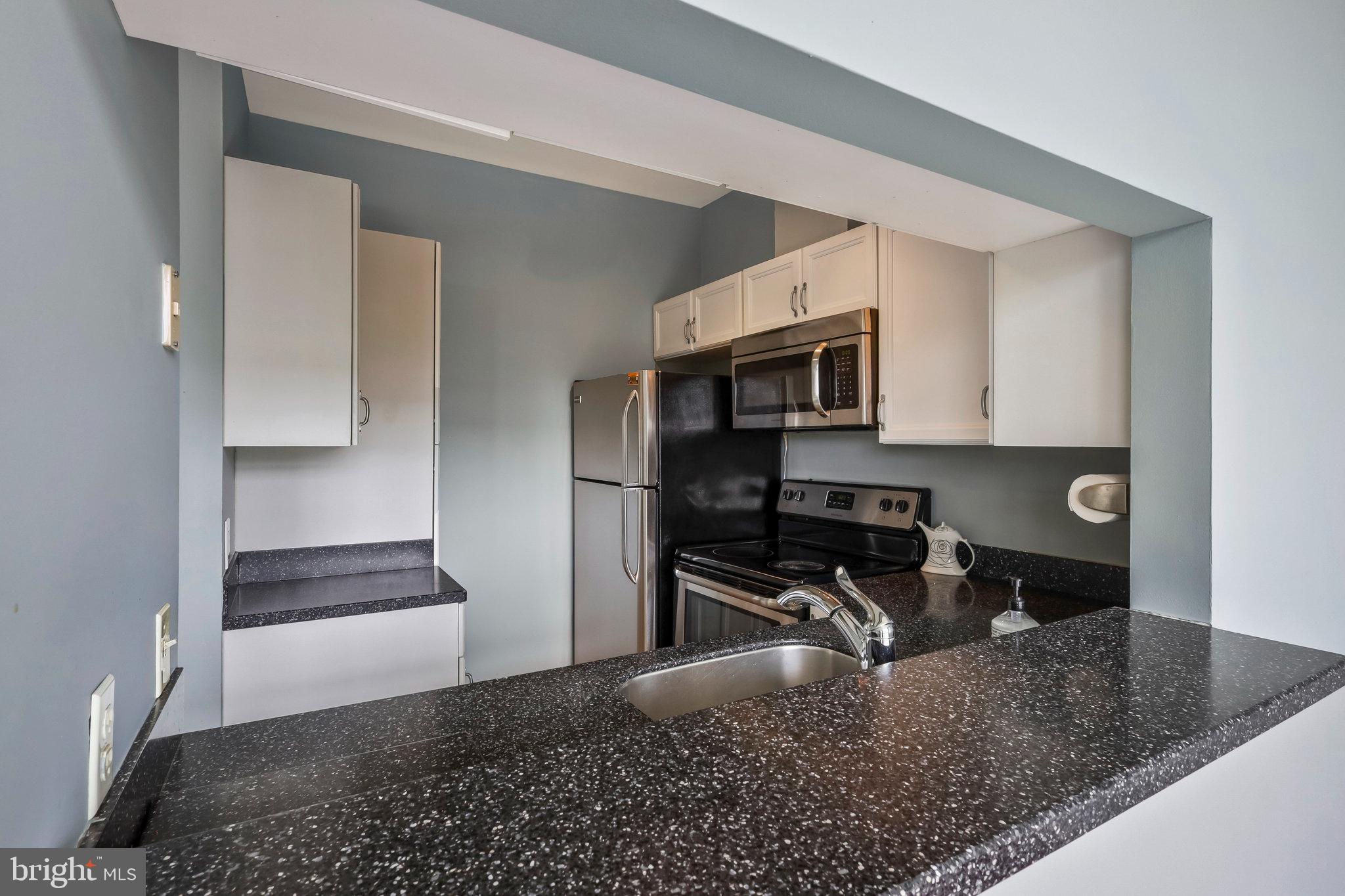 301 S Reynolds STREET Unit: 404