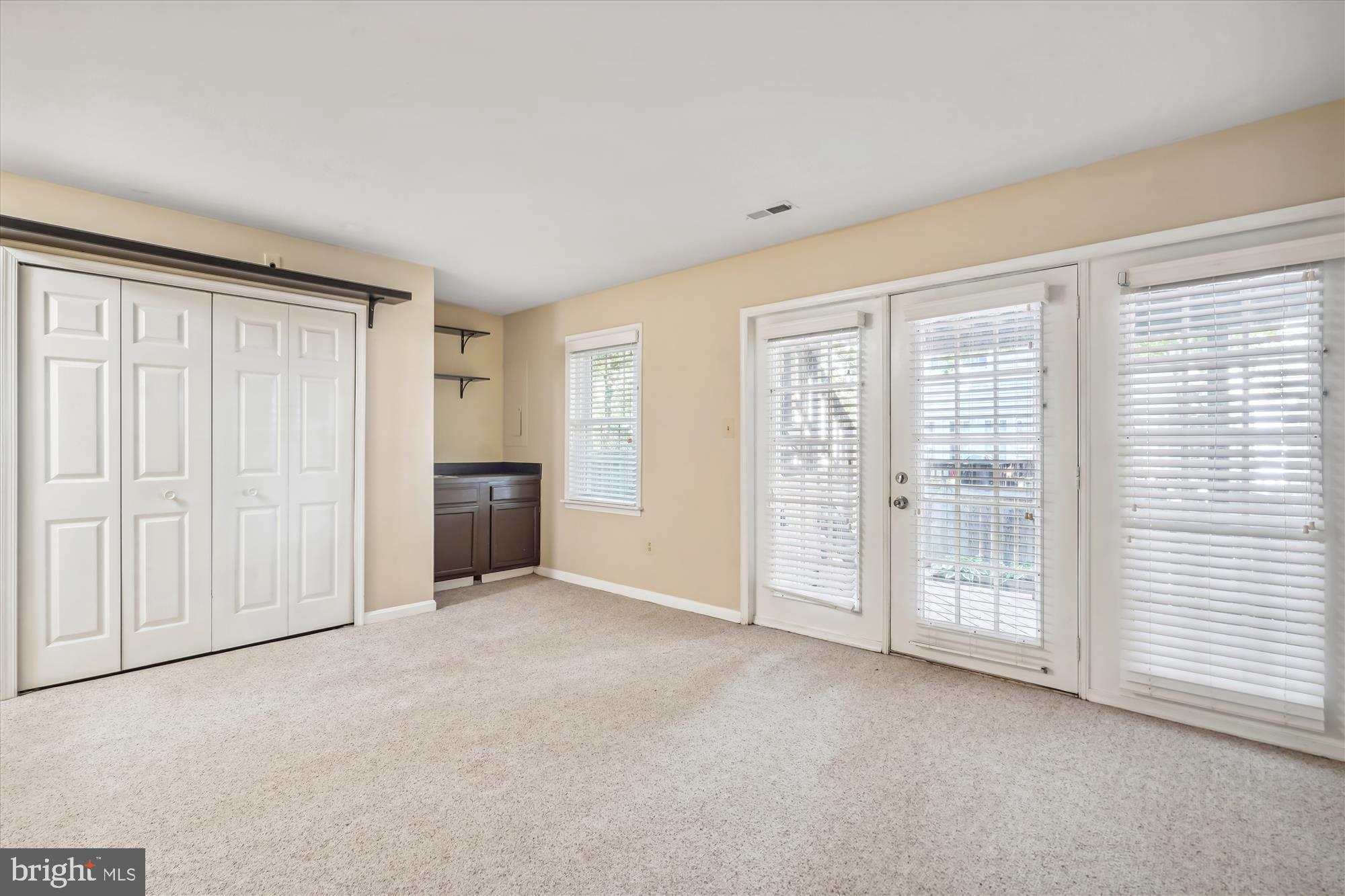 1258 Quaker Hill DRIVE