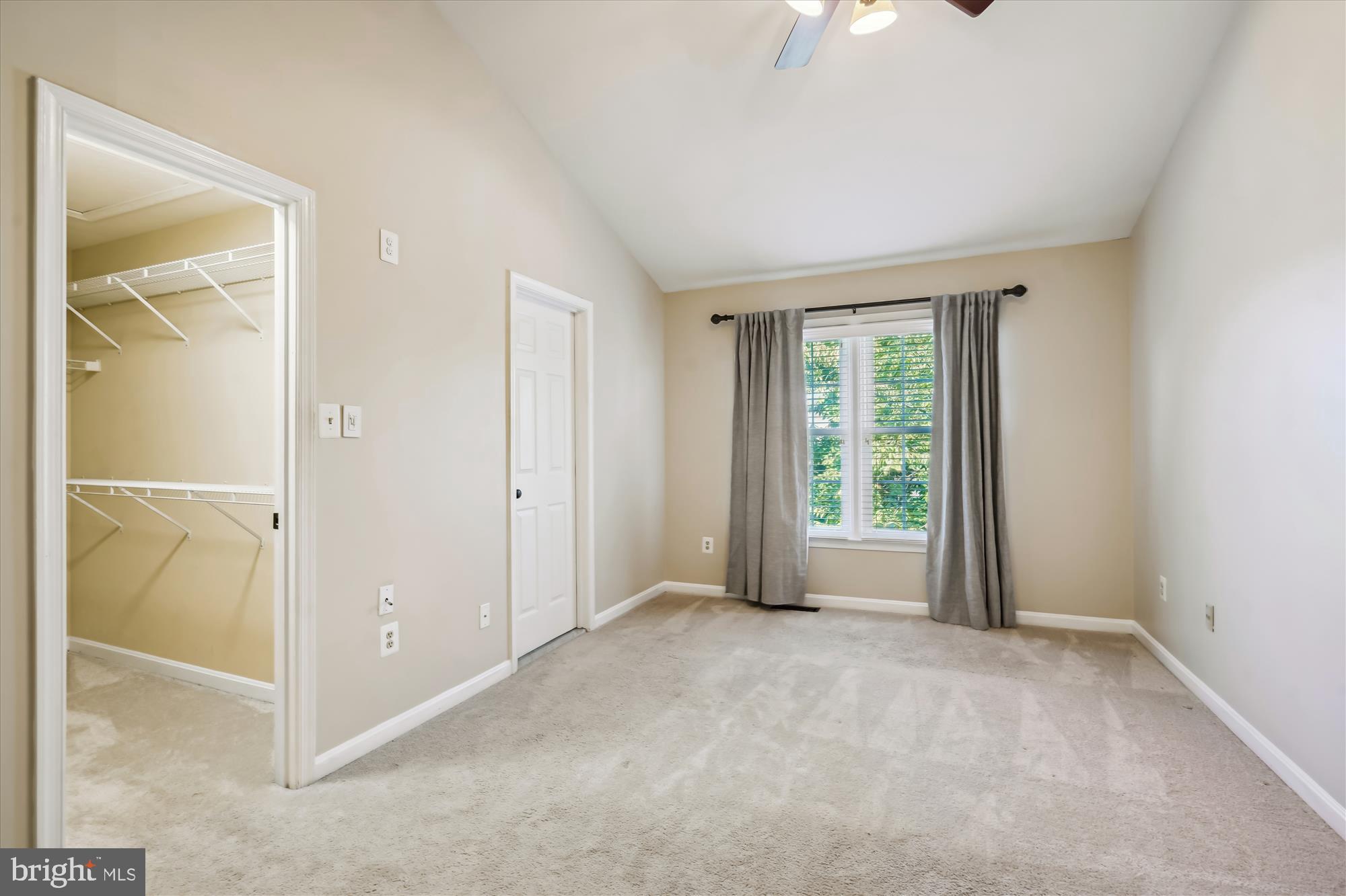 1258 Quaker Hill DRIVE