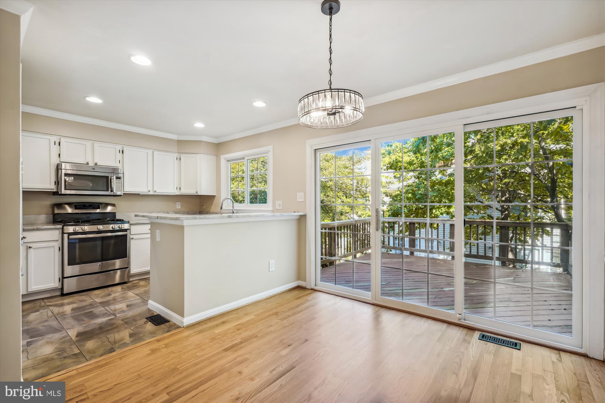 1258 Quaker Hill DRIVE