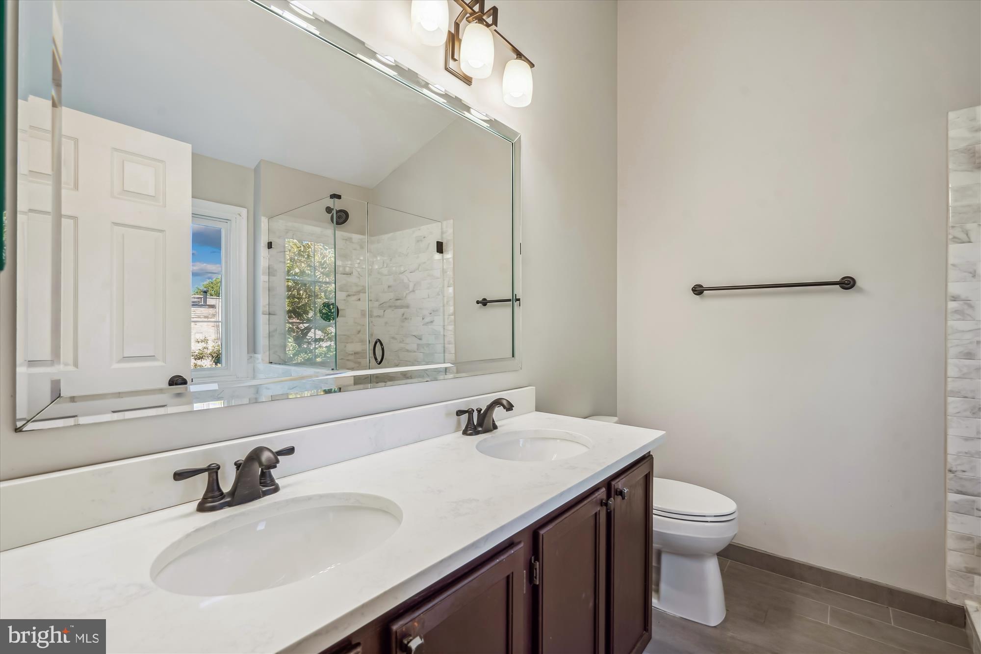 1258 Quaker Hill DRIVE