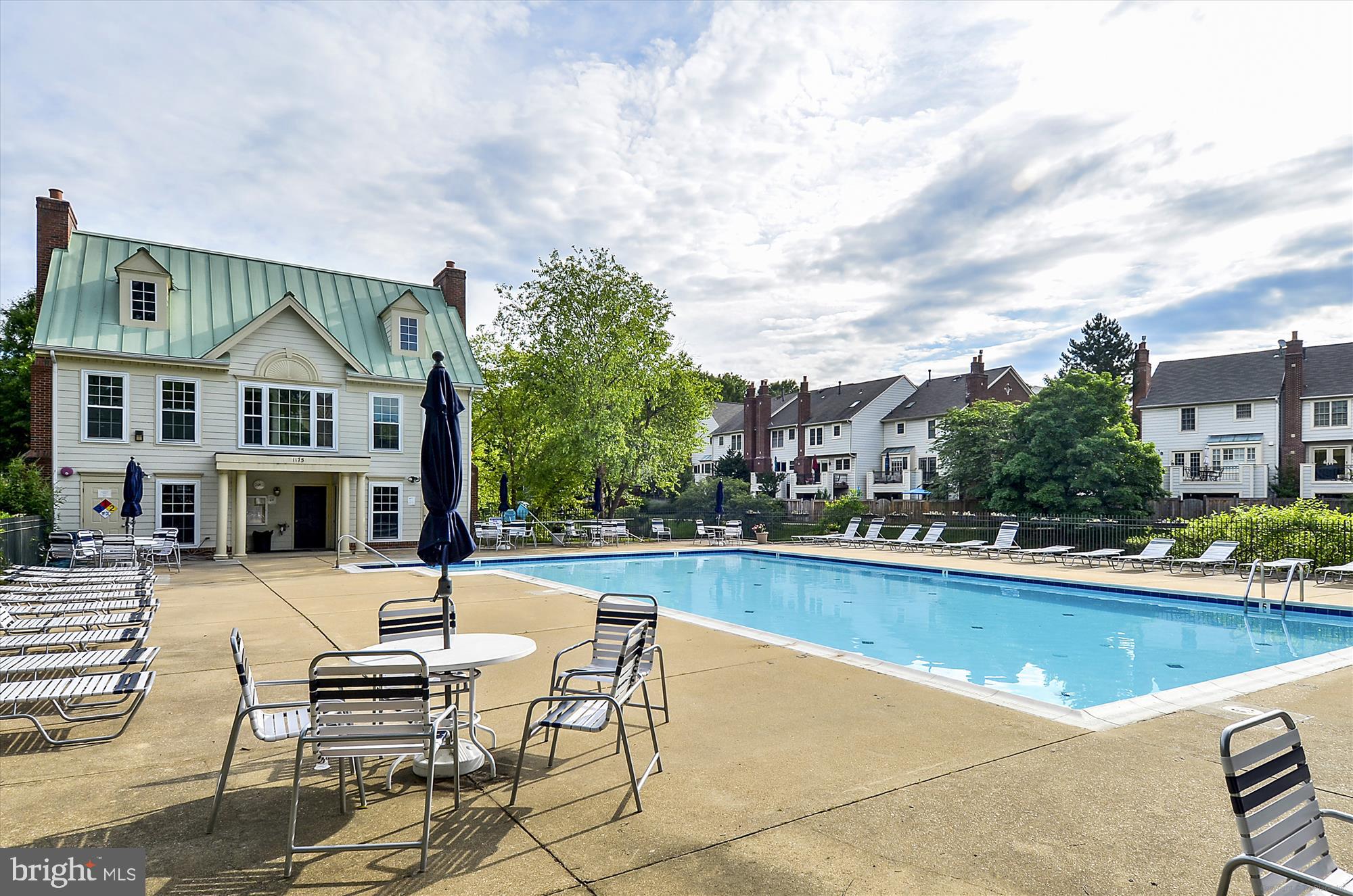 1258 Quaker Hill DRIVE