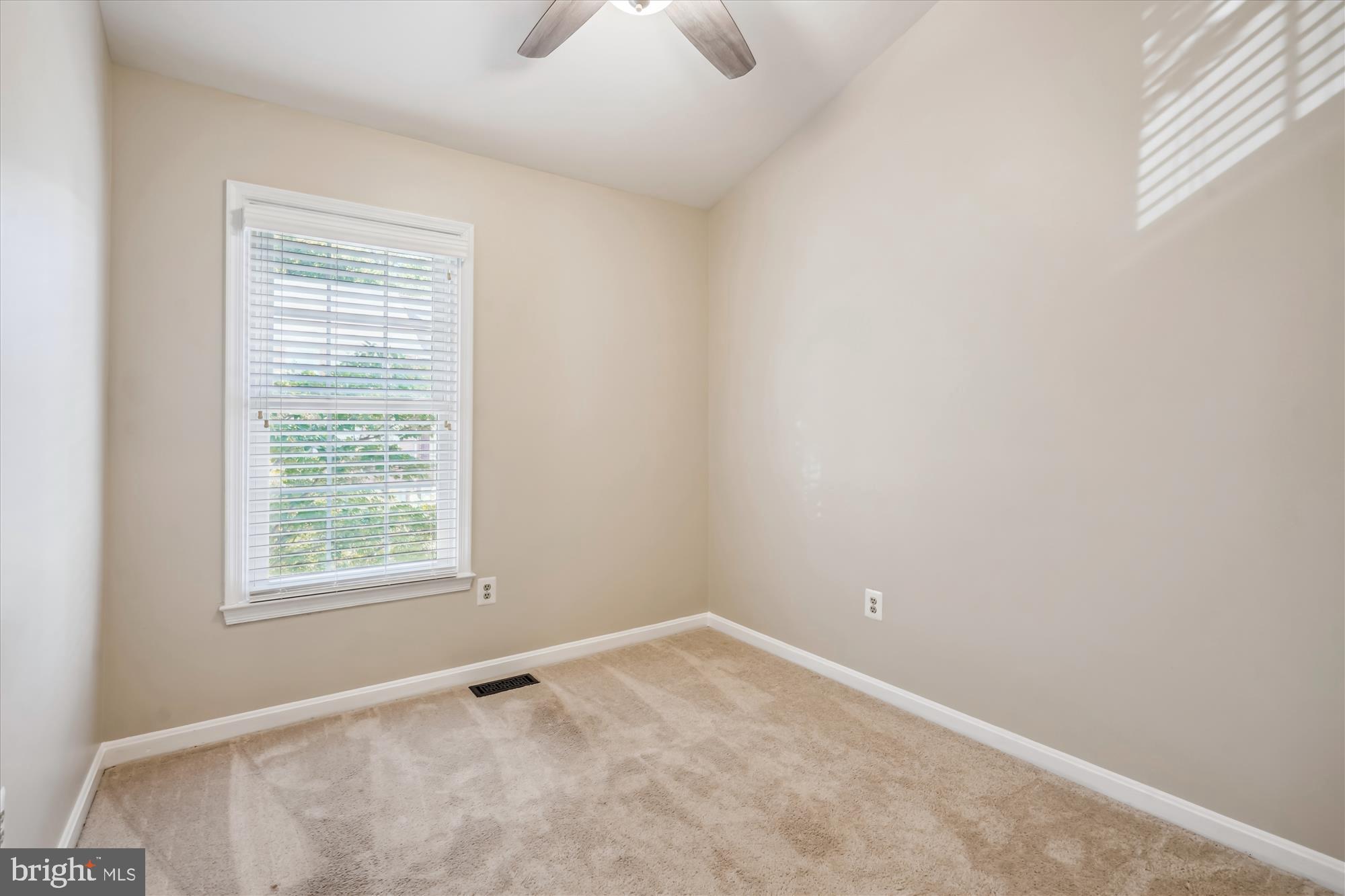 1258 Quaker Hill DRIVE