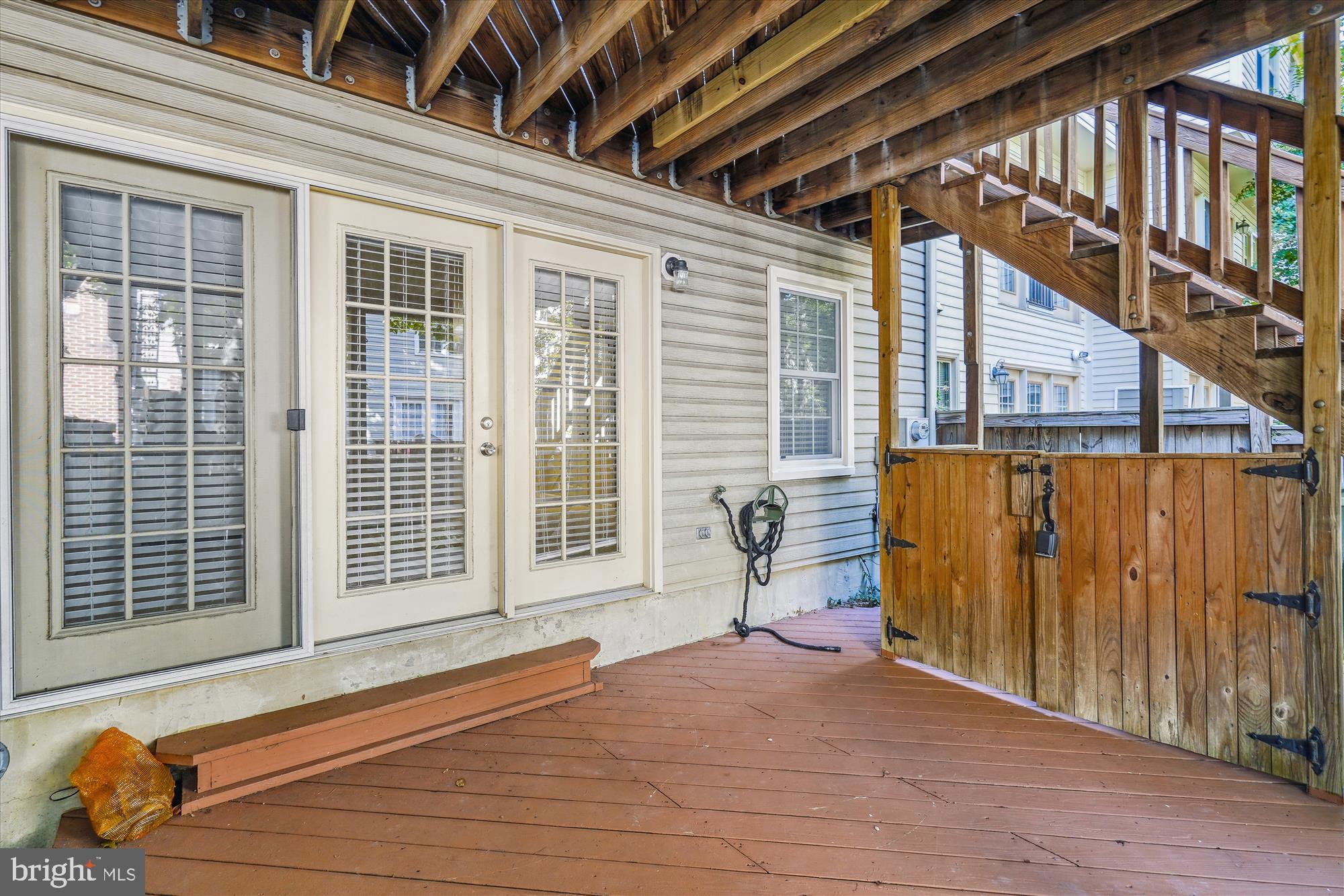 1258 Quaker Hill DRIVE