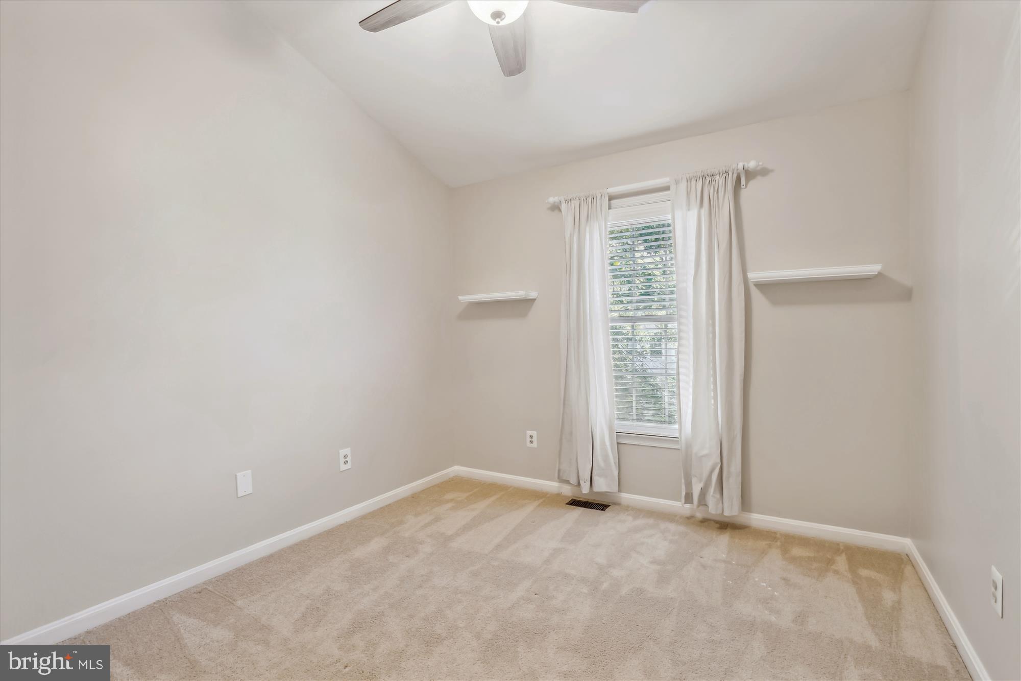 1258 Quaker Hill DRIVE