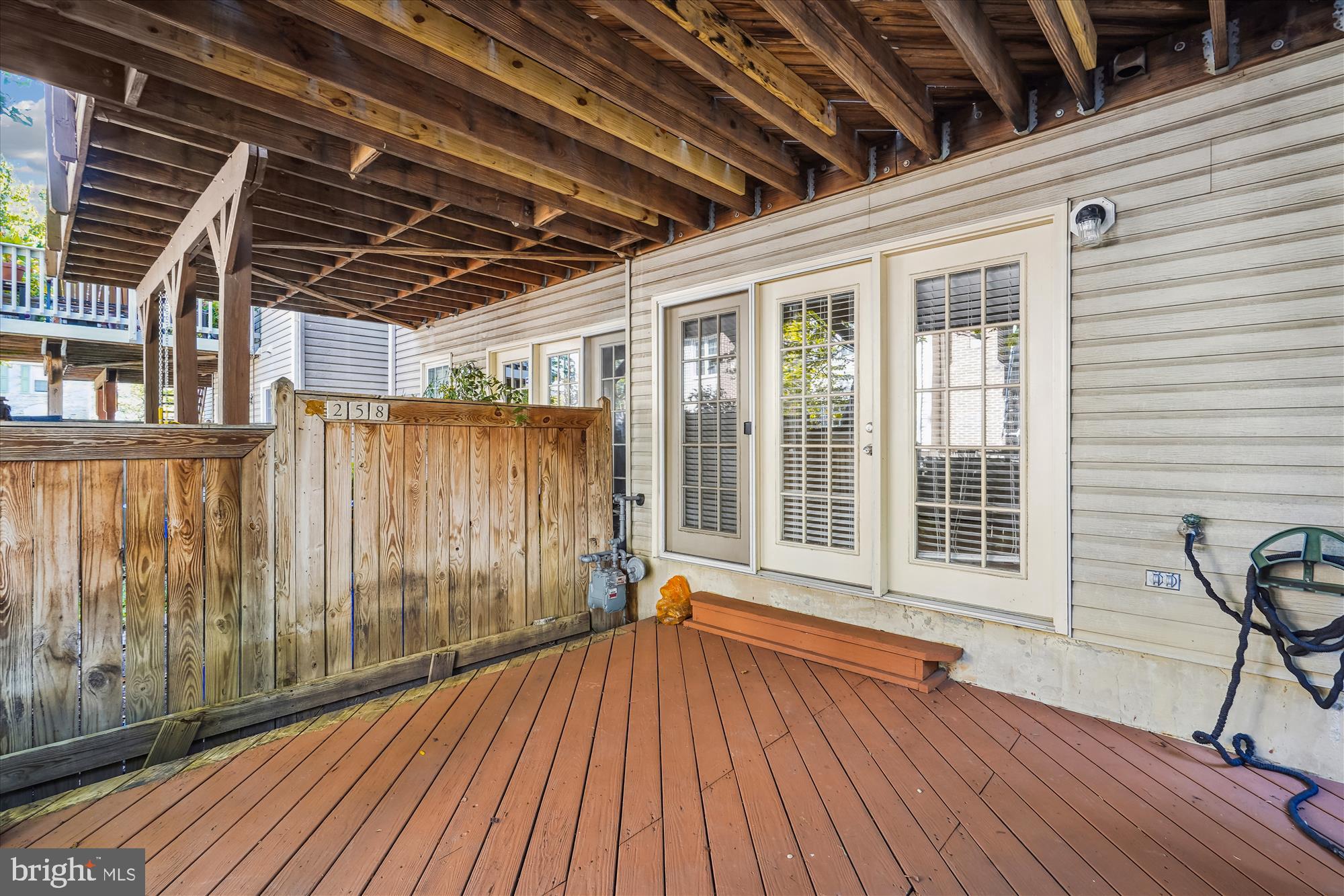 1258 Quaker Hill DRIVE