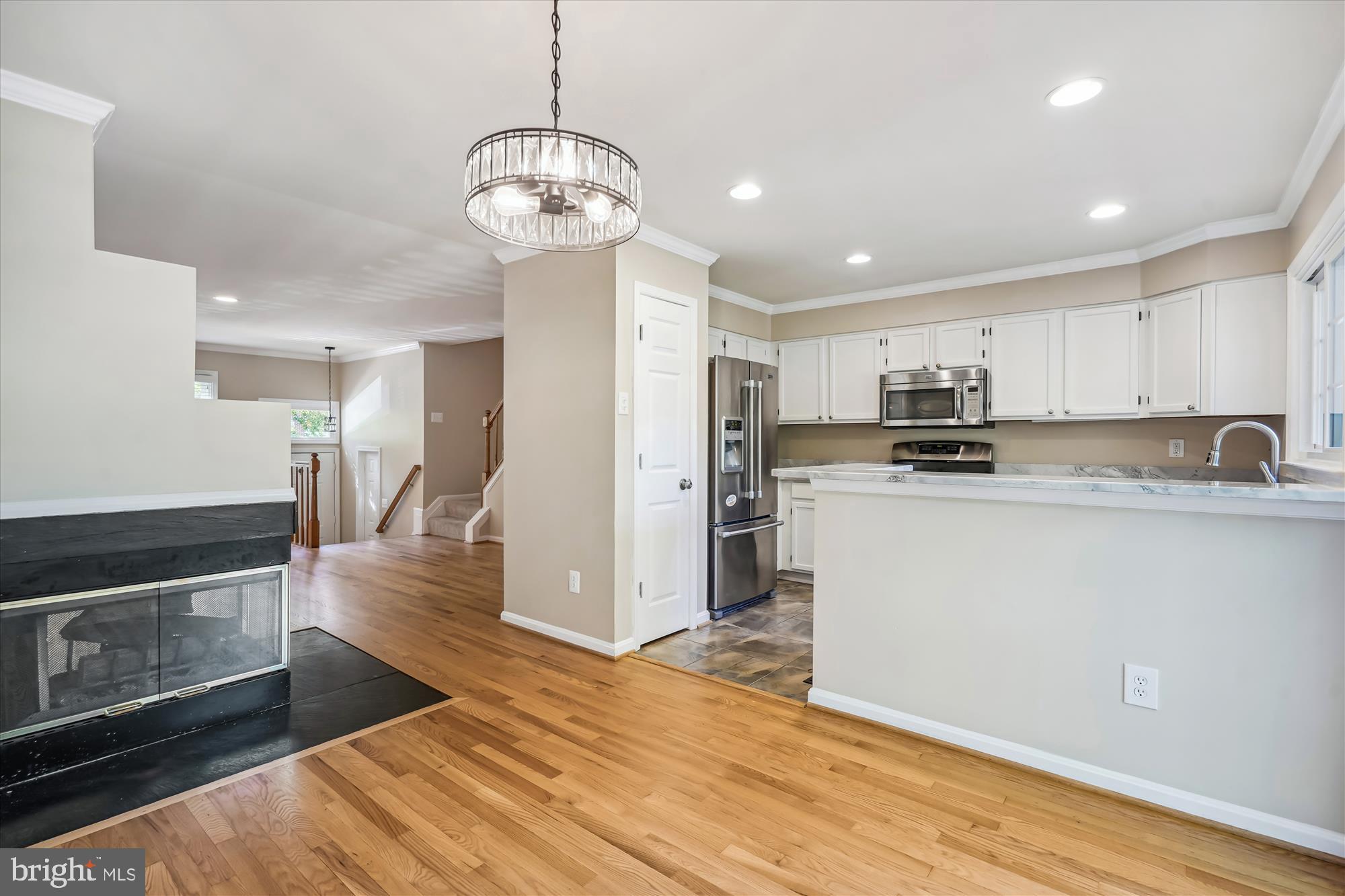 1258 Quaker Hill DRIVE