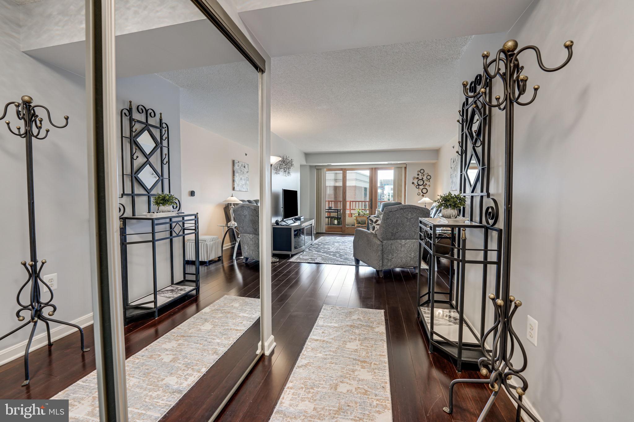 2181 Jamieson AVENUE Unit: 1501