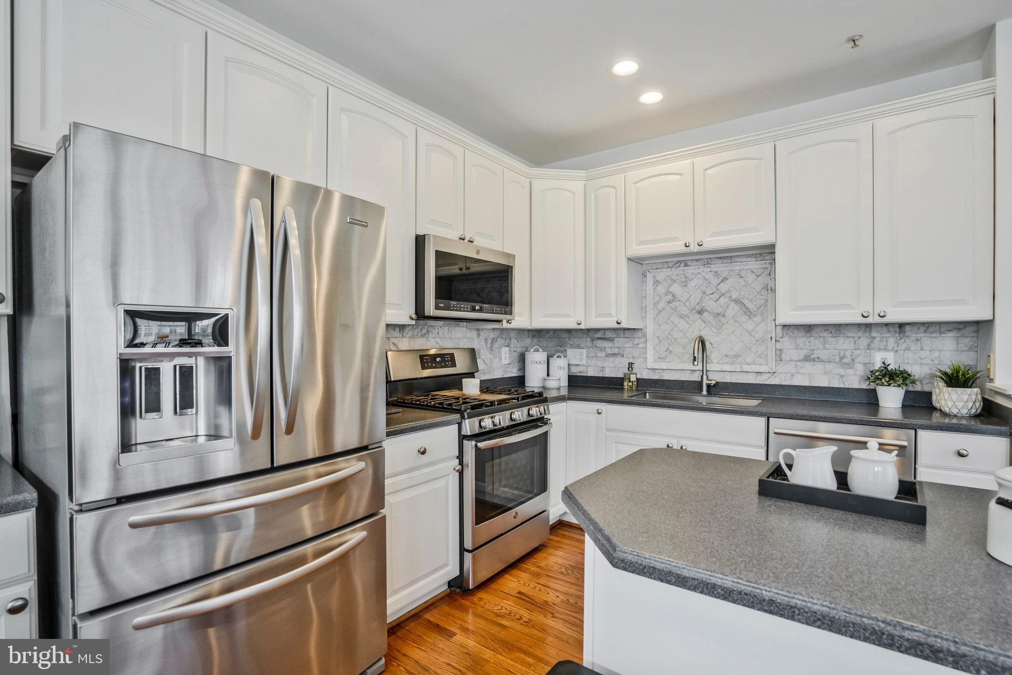 736 Catts Tavern DRIVE