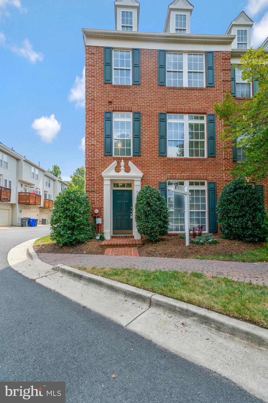736 Catts Tavern DRIVE