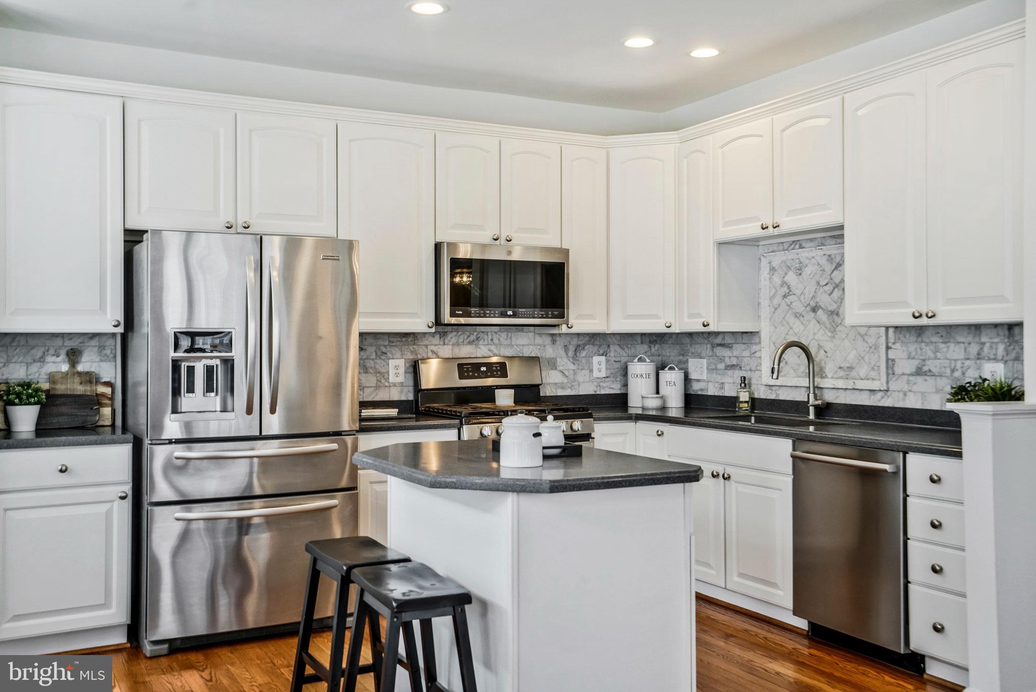 736 Catts Tavern DRIVE
