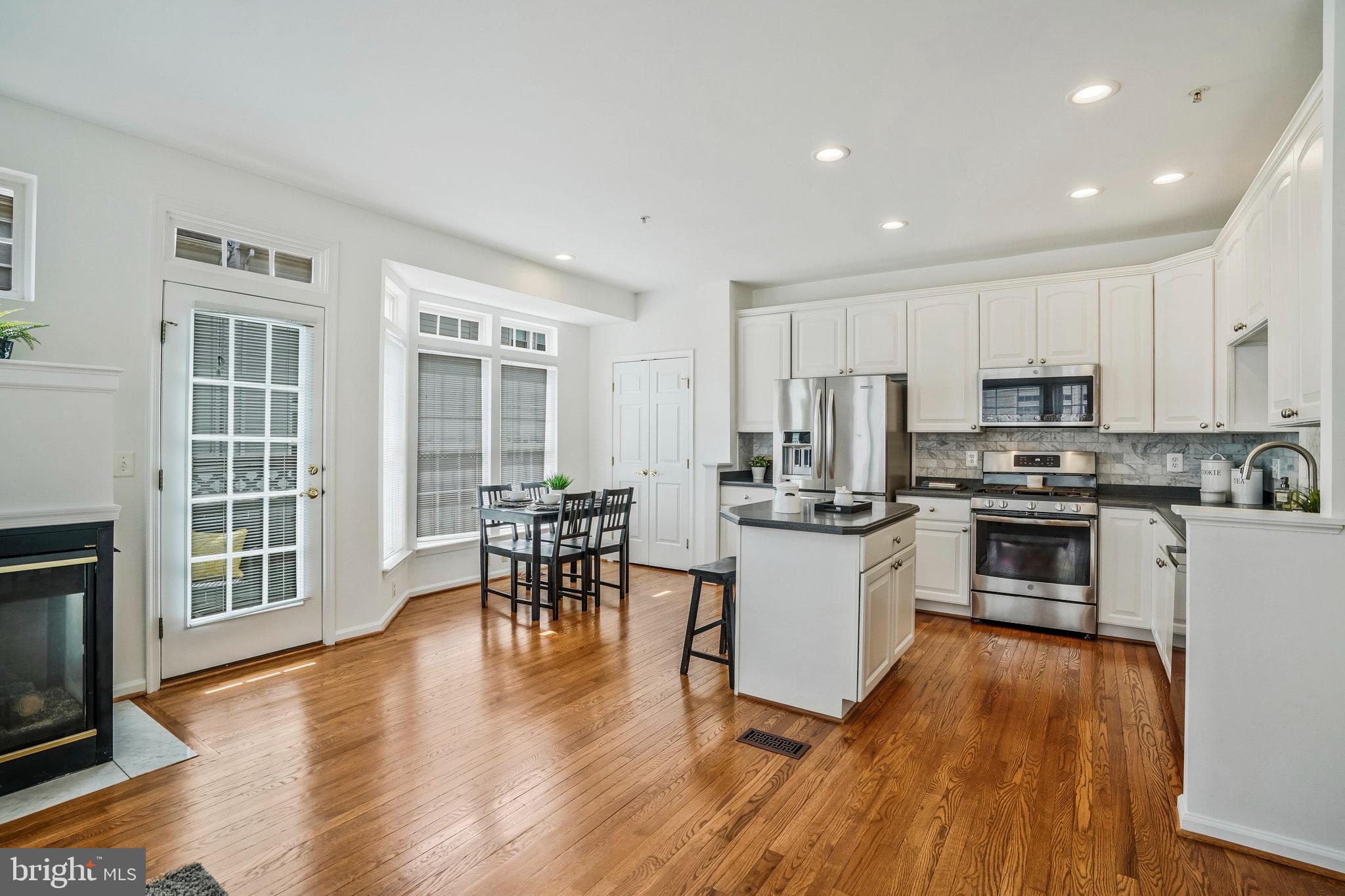 736 Catts Tavern DRIVE