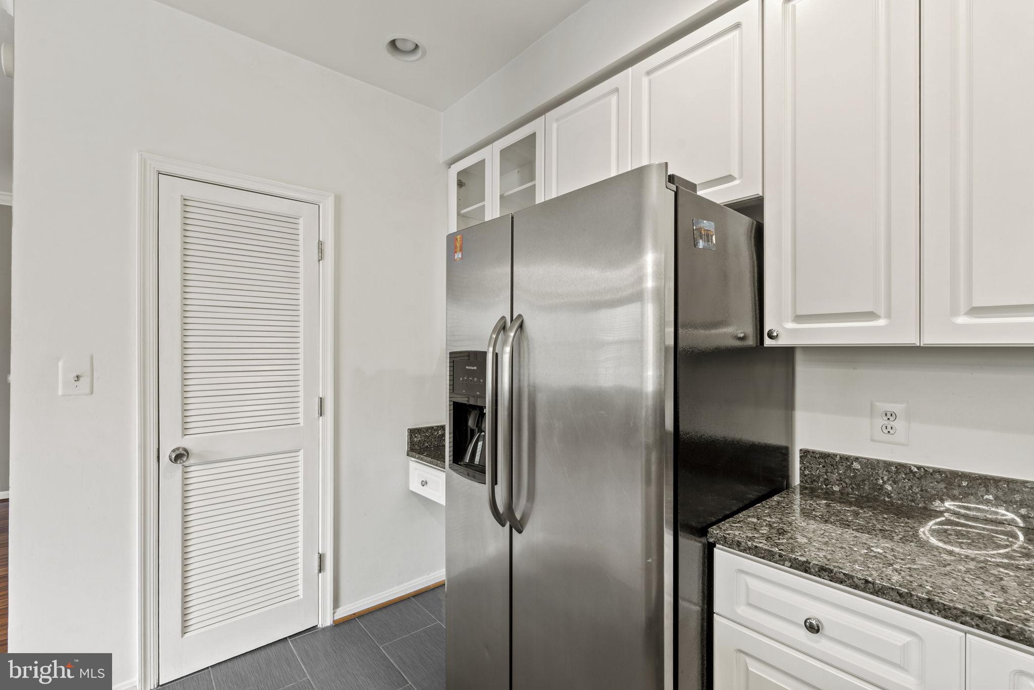 4669 Lawton WAY Unit: 103