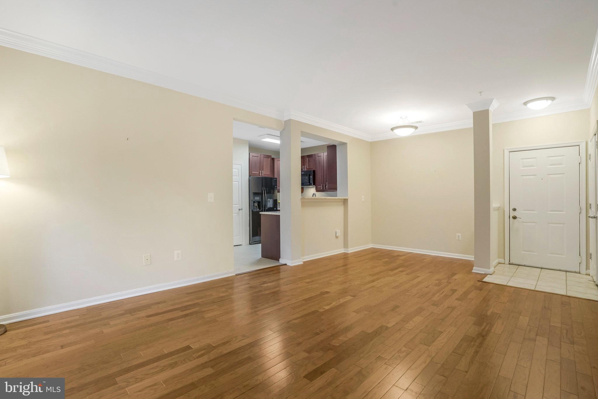 4870 Eisenhower AVENUE Unit: 205