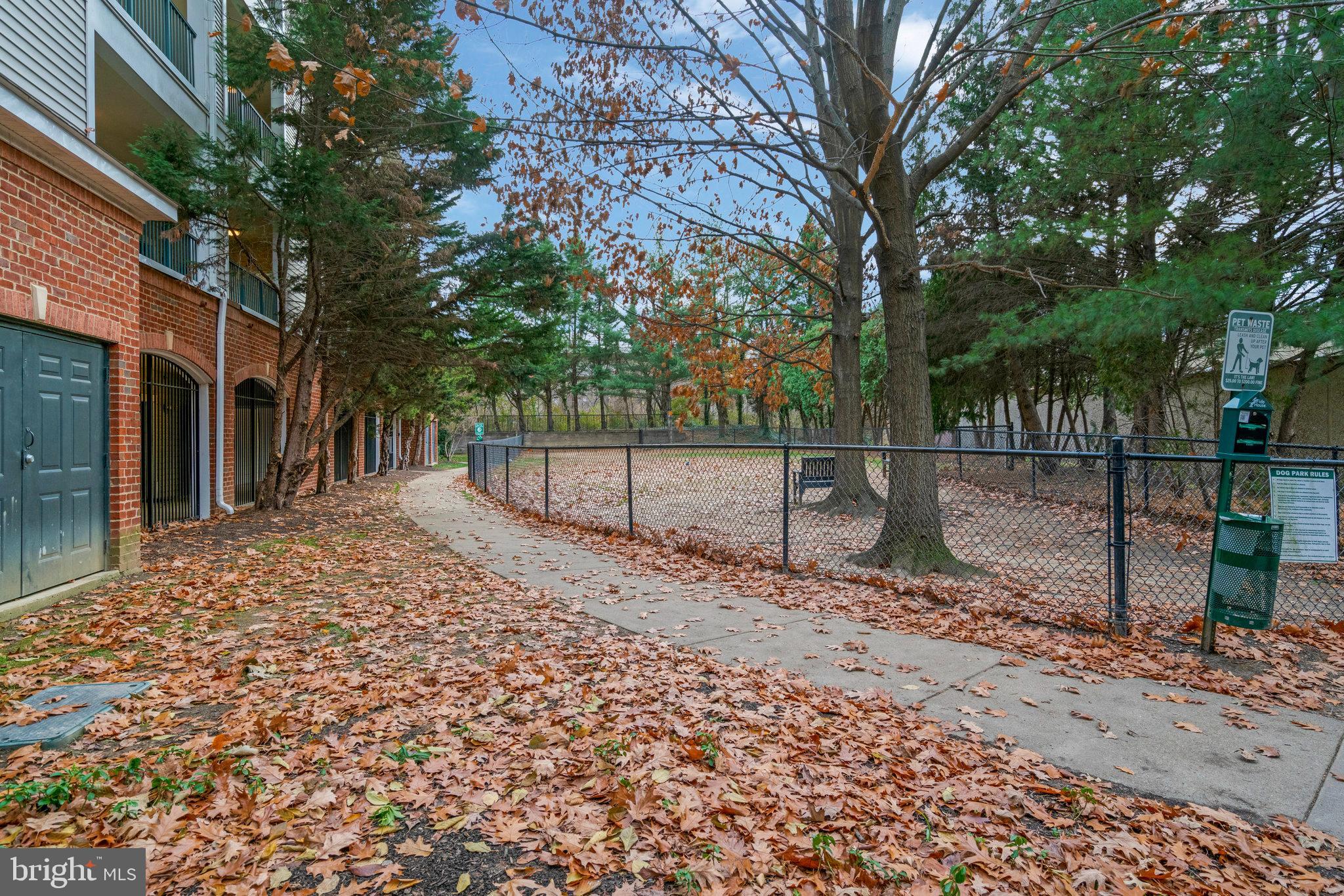4870 Eisenhower AVENUE Unit: 205