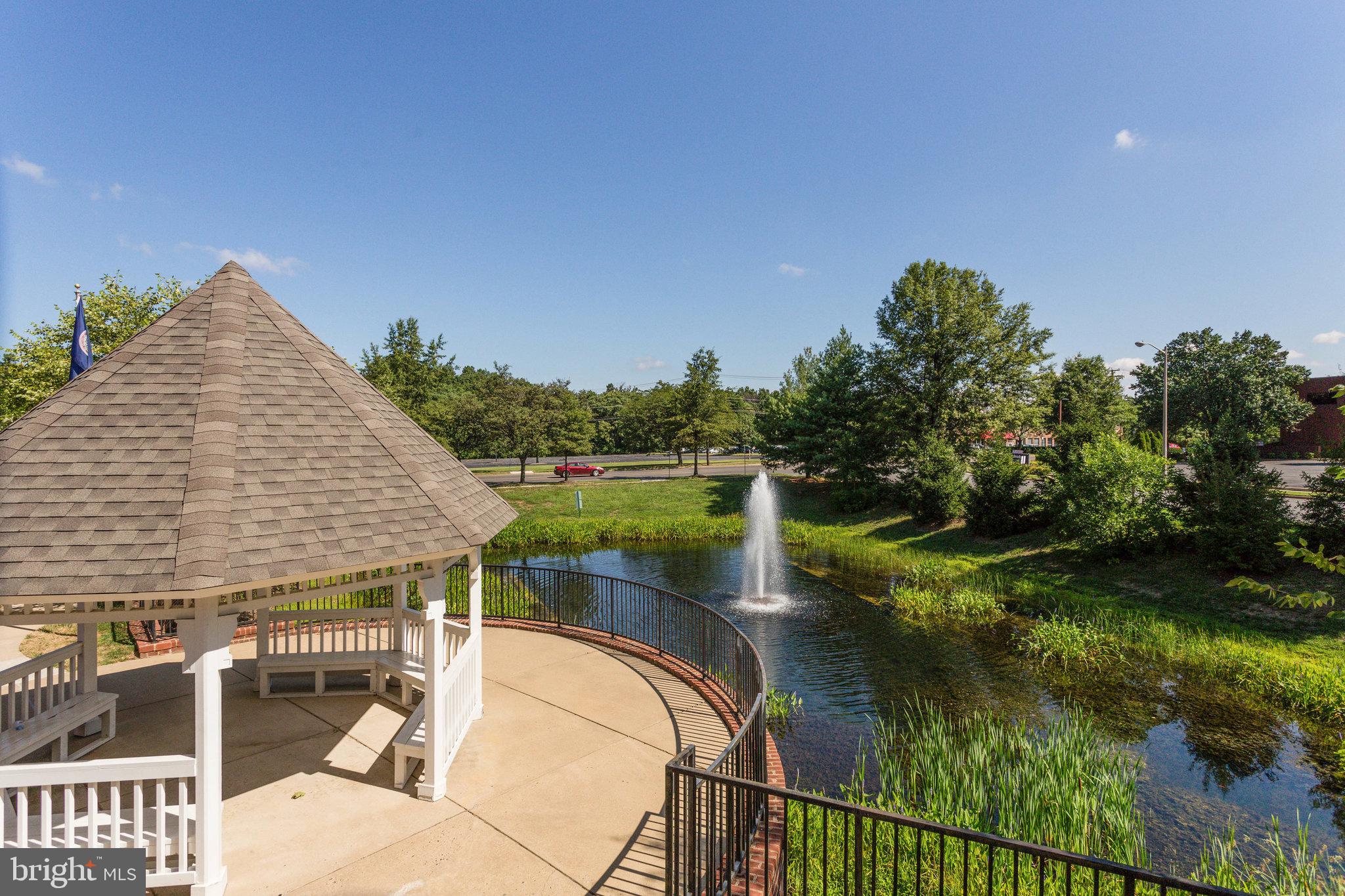 4870 Eisenhower AVENUE Unit: 205