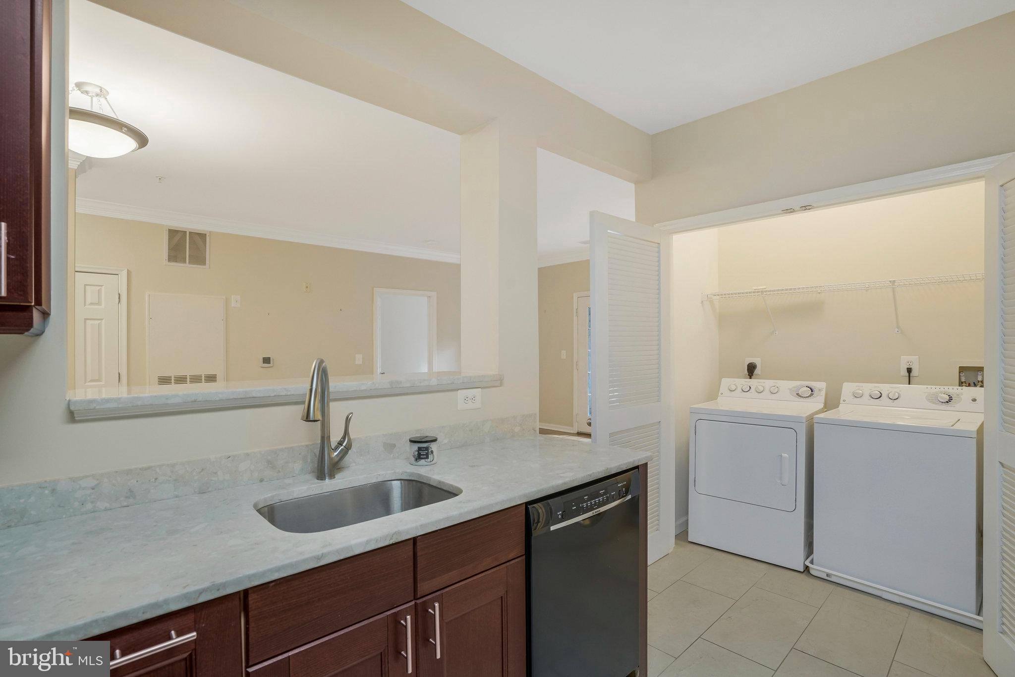 4870 Eisenhower AVENUE Unit: 205