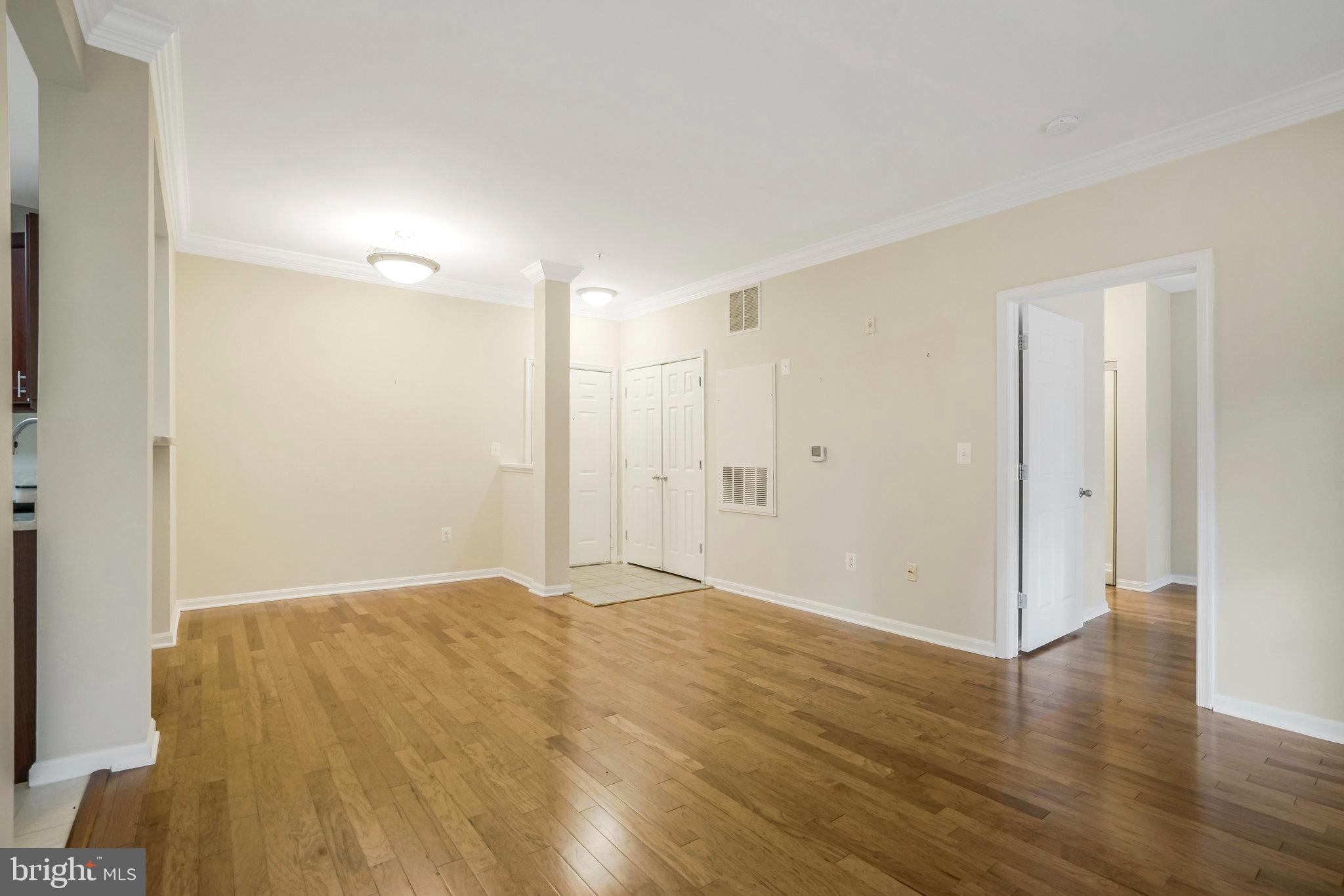 4870 Eisenhower AVENUE Unit: 205