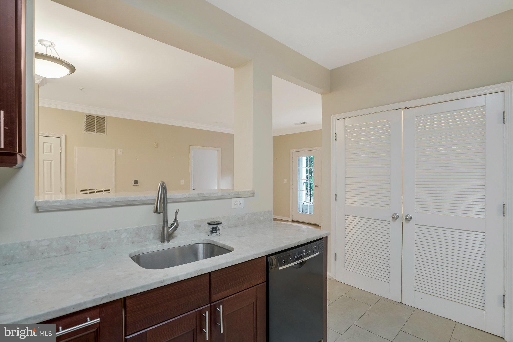 4870 Eisenhower AVENUE Unit: 205