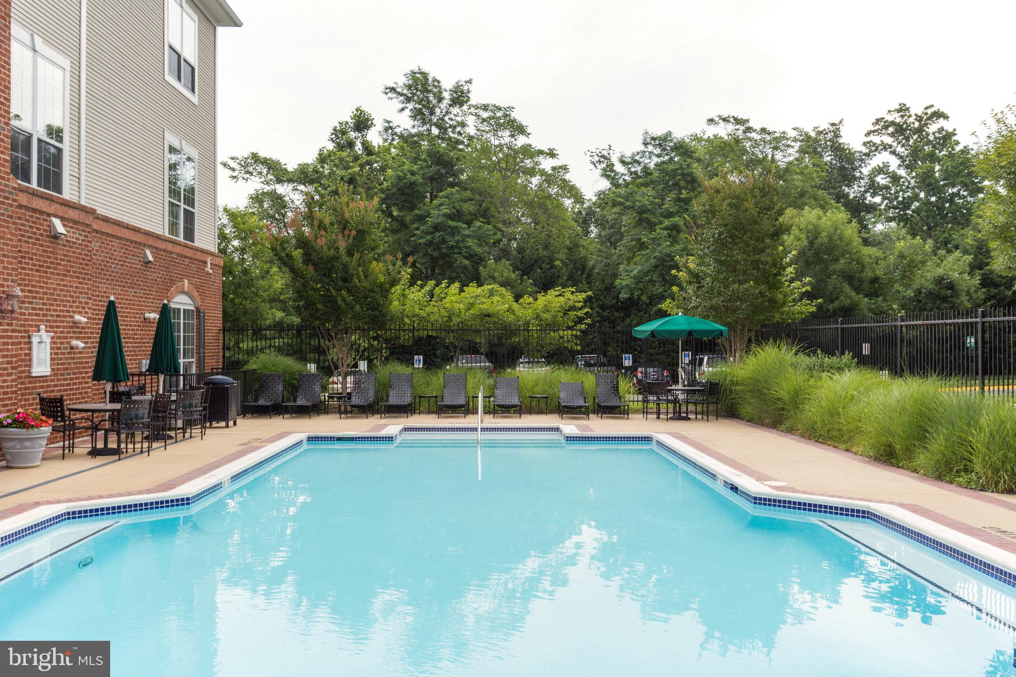 4870 Eisenhower AVENUE Unit: 205