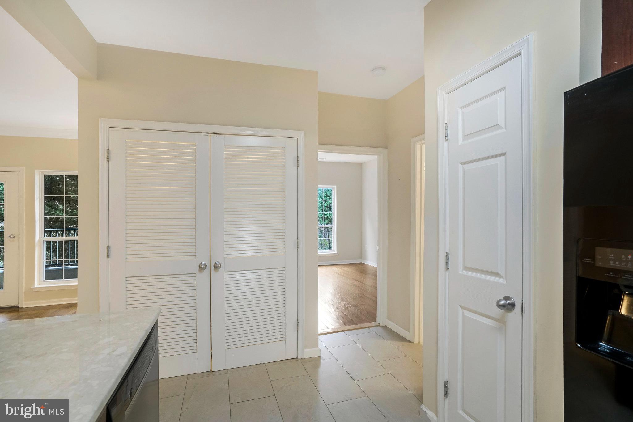 4870 Eisenhower AVENUE Unit: 205