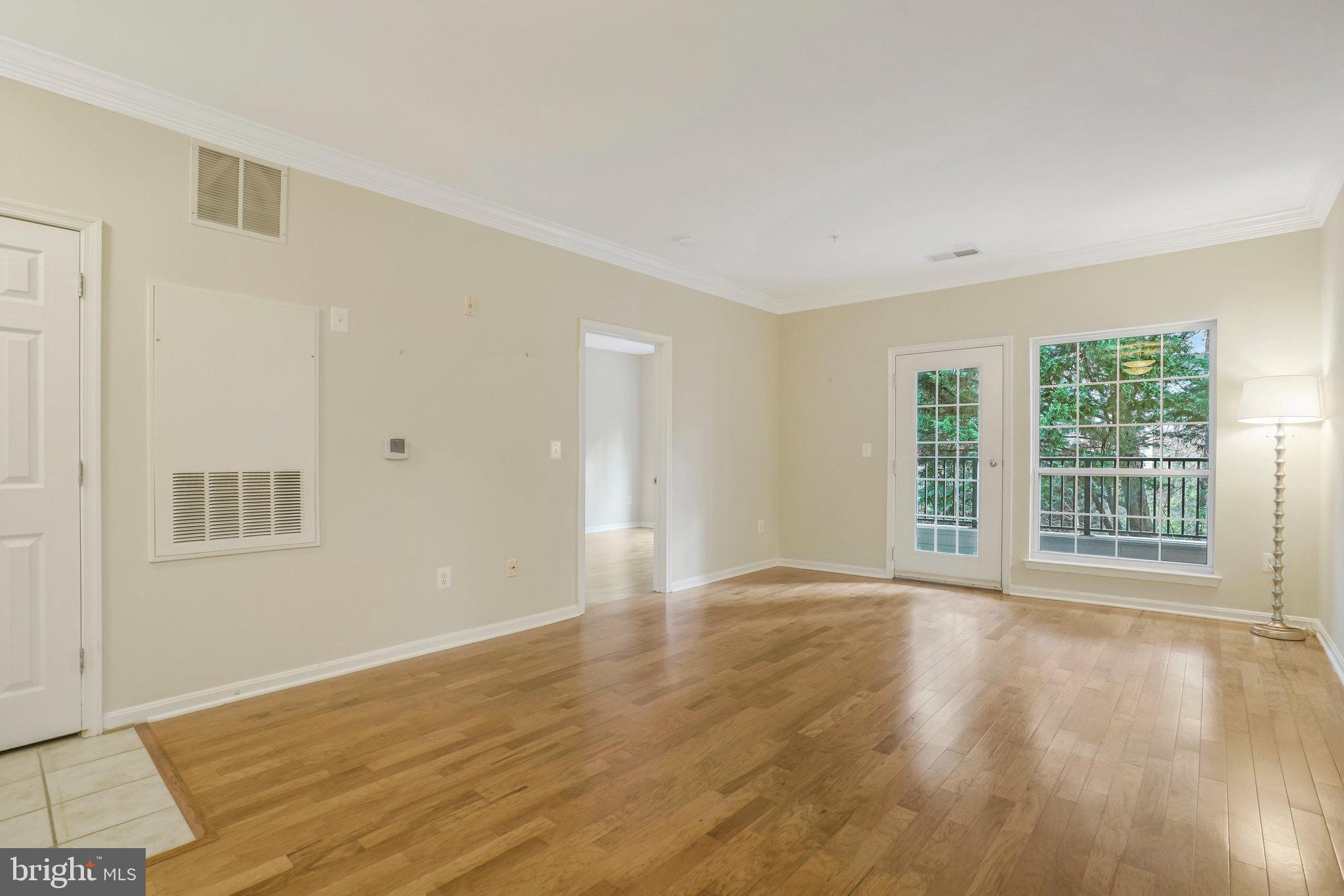 4870 Eisenhower AVENUE Unit: 205