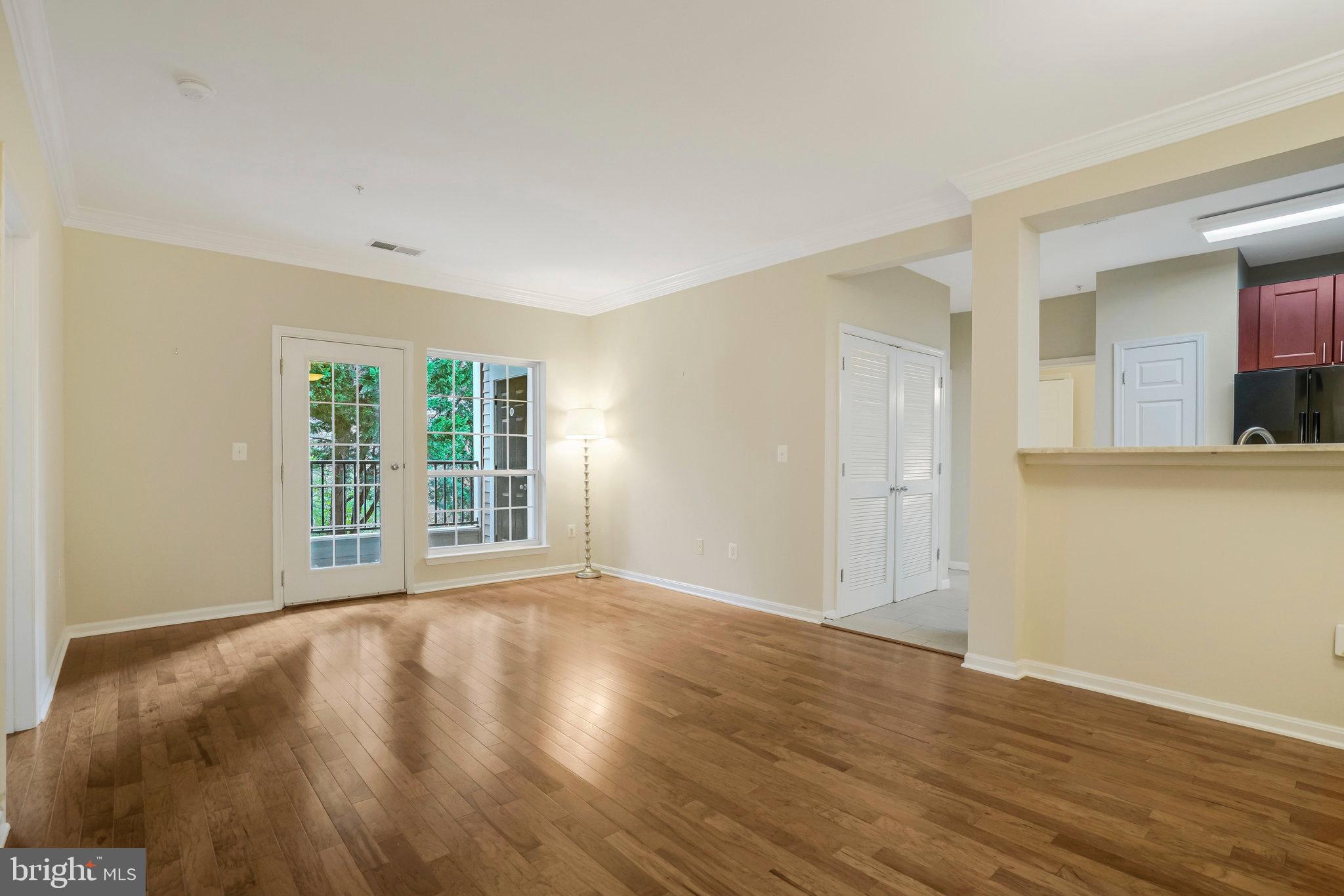 4870 Eisenhower AVENUE Unit: 205
