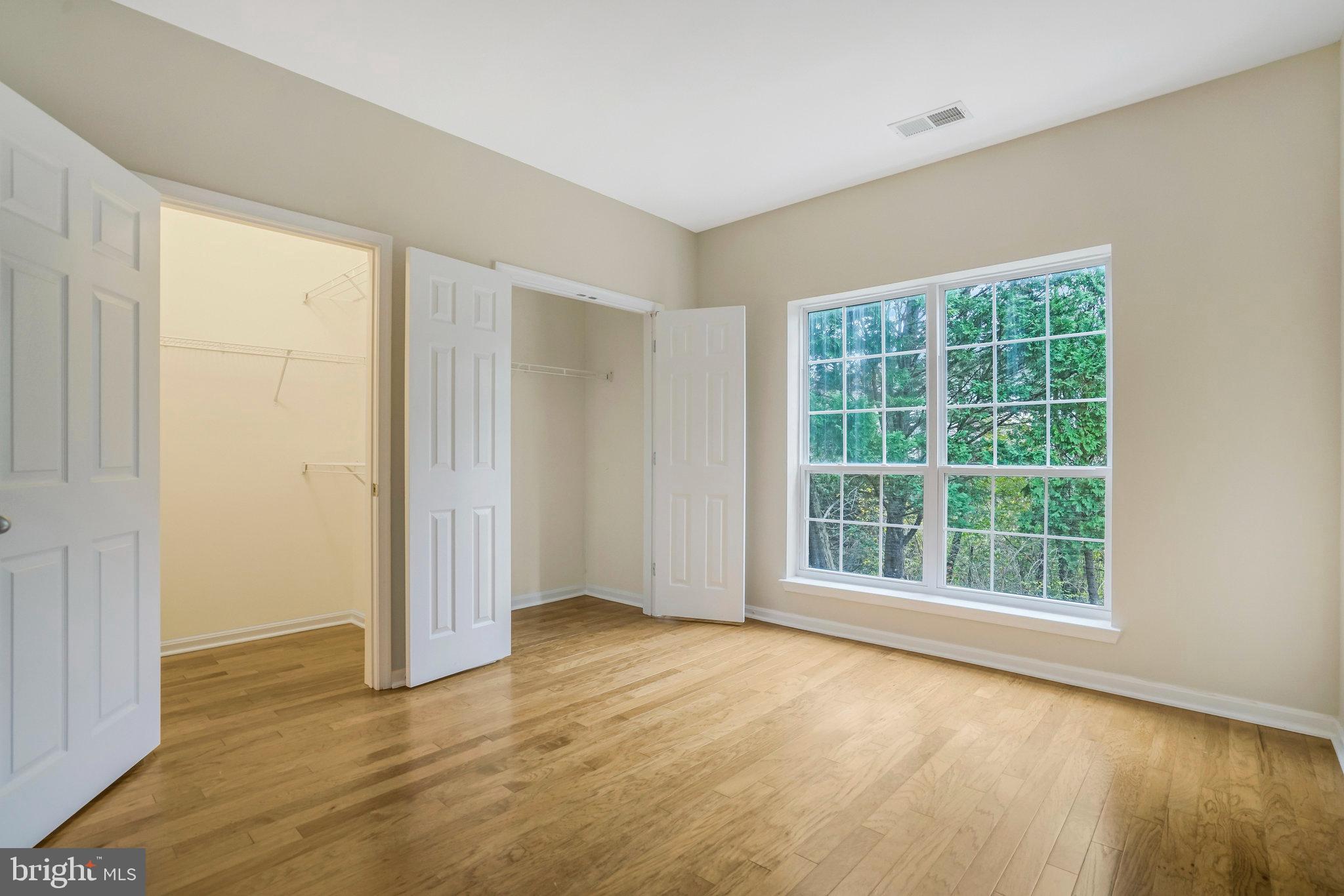 4870 Eisenhower AVENUE Unit: 205