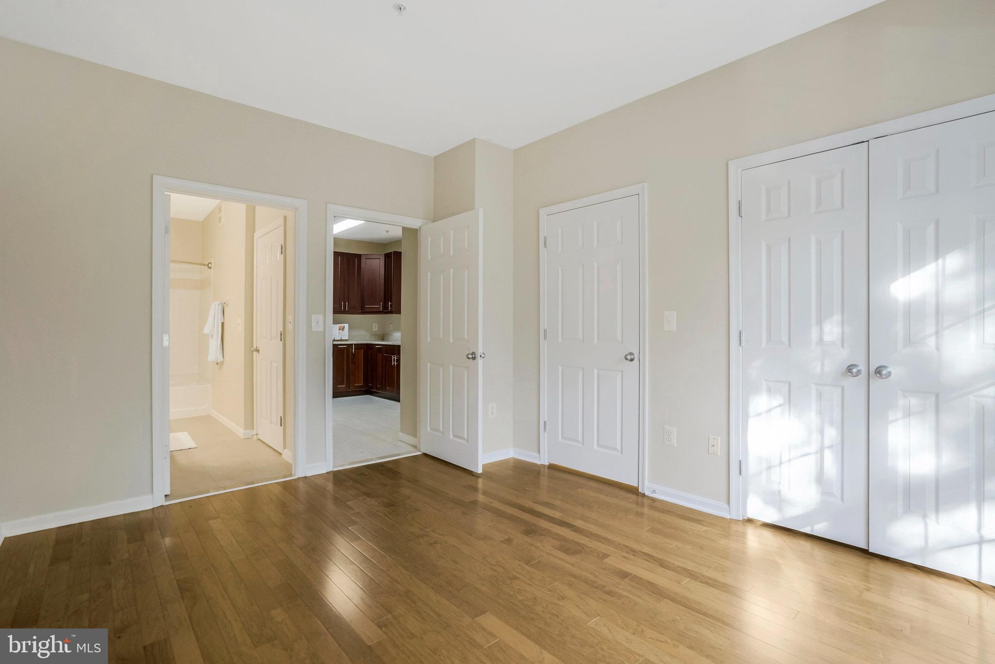 4870 Eisenhower AVENUE Unit: 205
