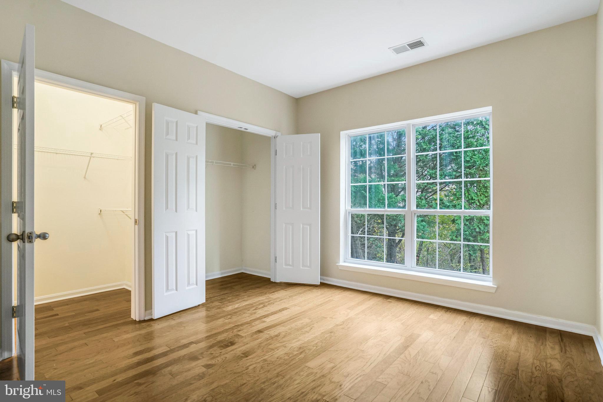 4870 Eisenhower AVENUE Unit: 205