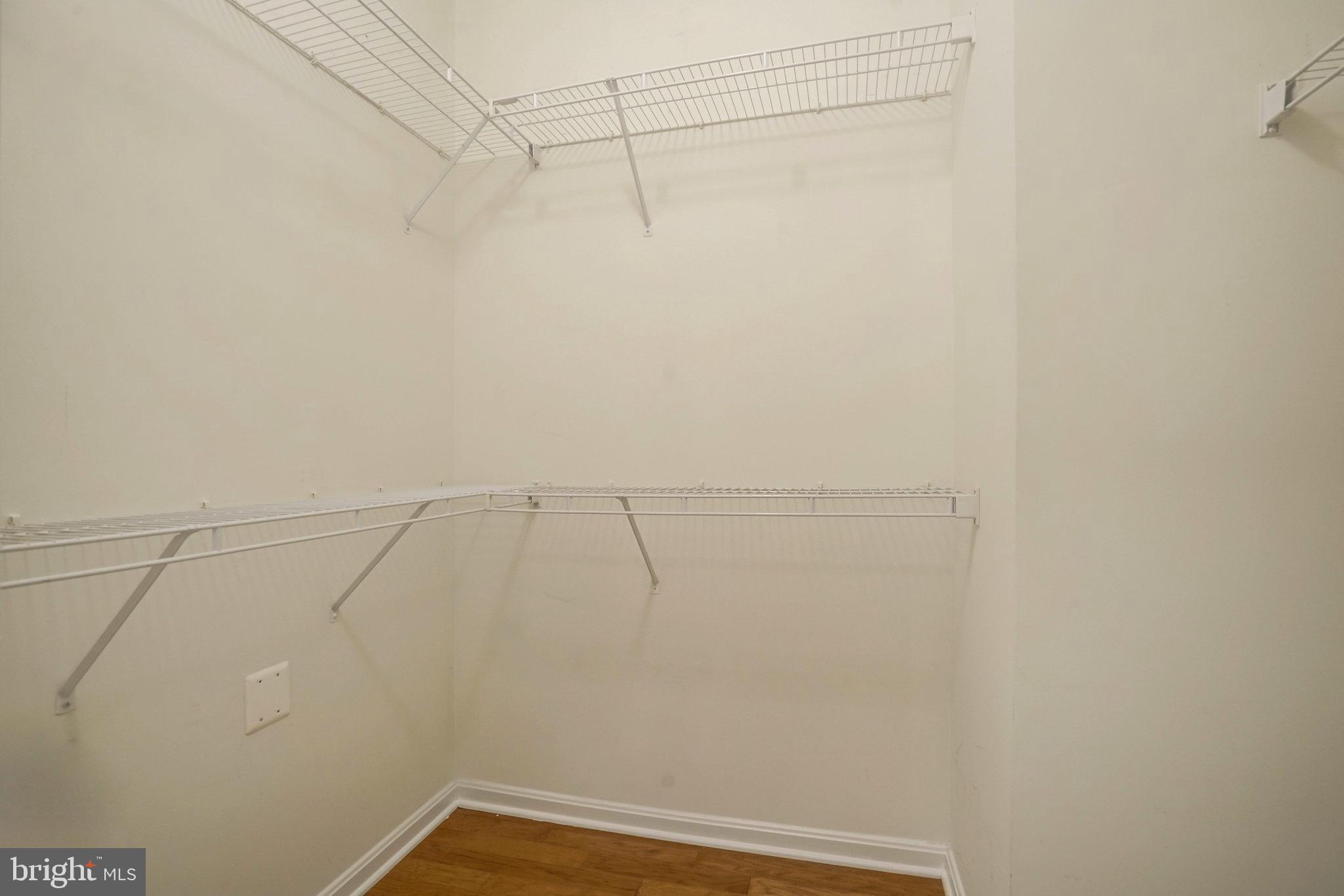 4870 Eisenhower AVENUE Unit: 205