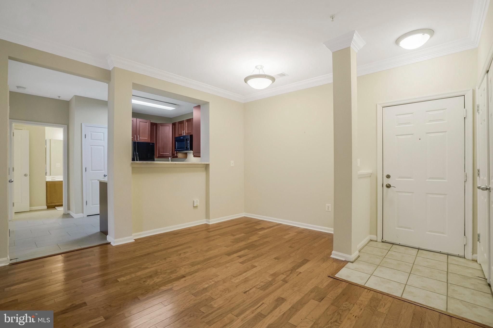 4870 Eisenhower AVENUE Unit: 205