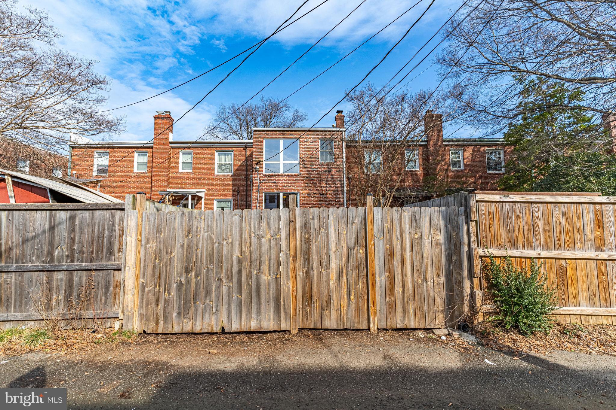 431 E Luray Ave
