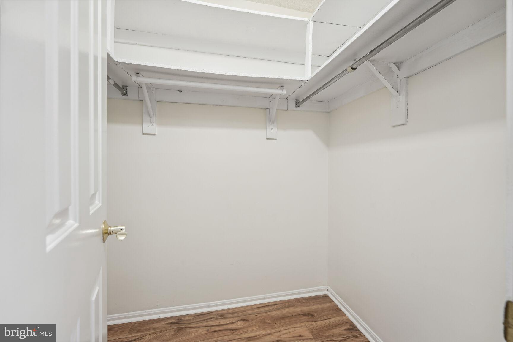 203 Yoakum Pkwy #805
