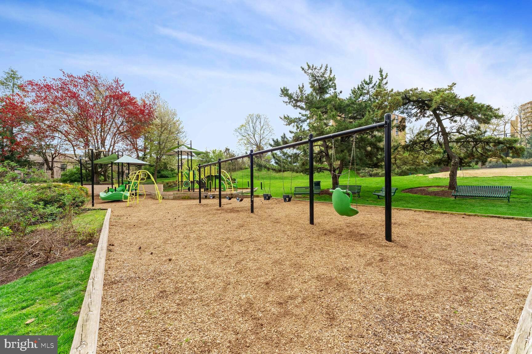 203 Yoakum Pkwy #805